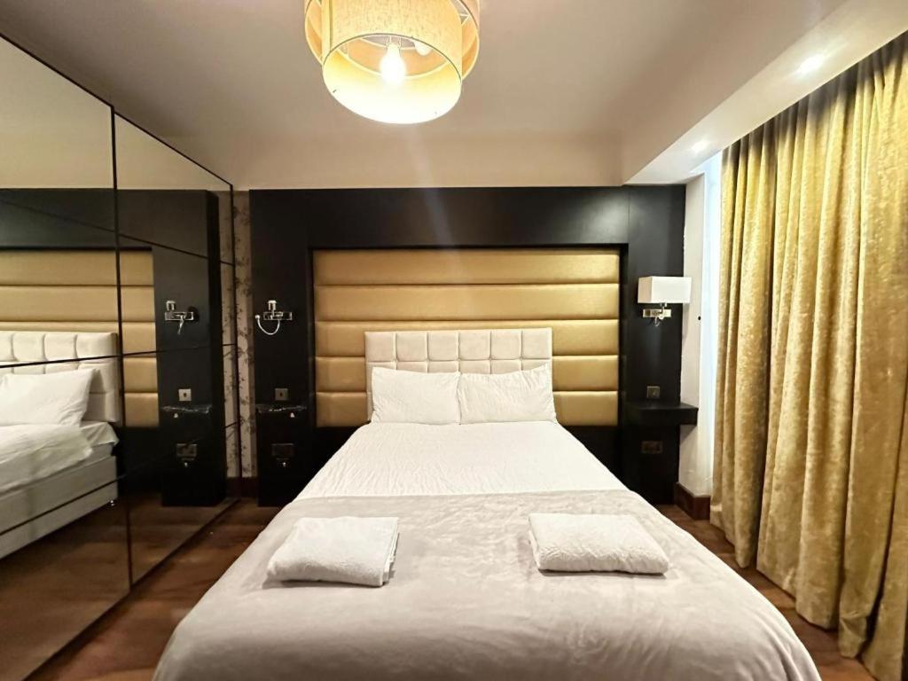 Two Bedroom Near Oxford Street Apartment London