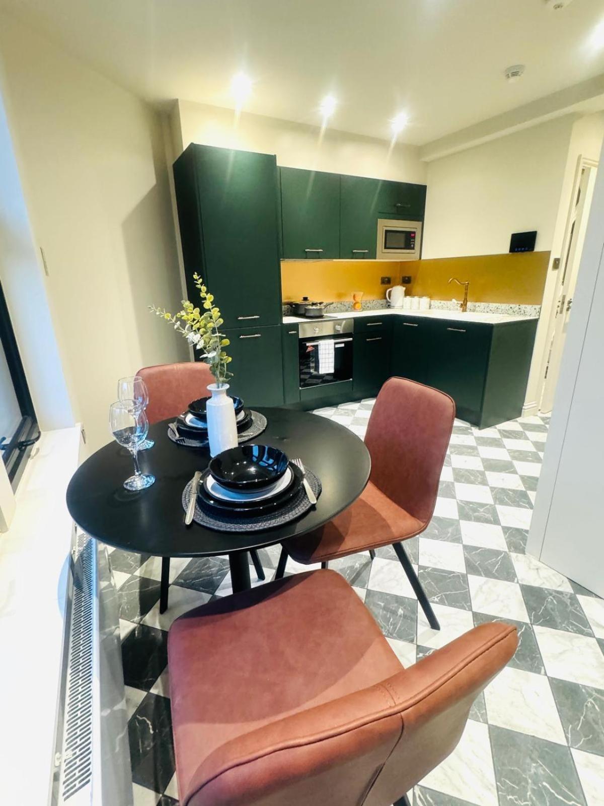 Luxury Flats, Location In Town Appartement *