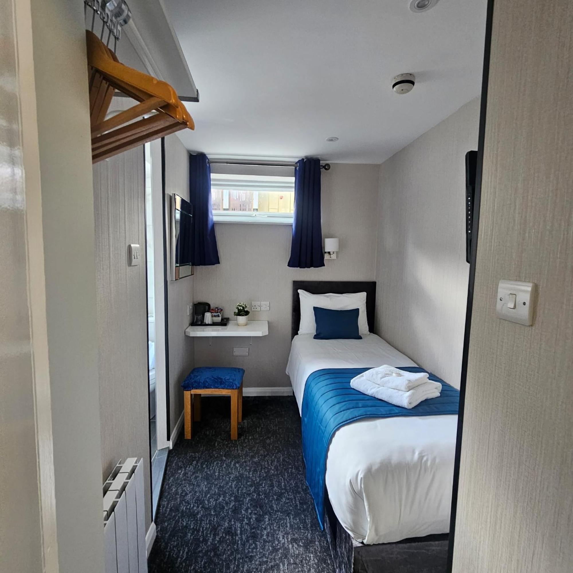 George 3* London