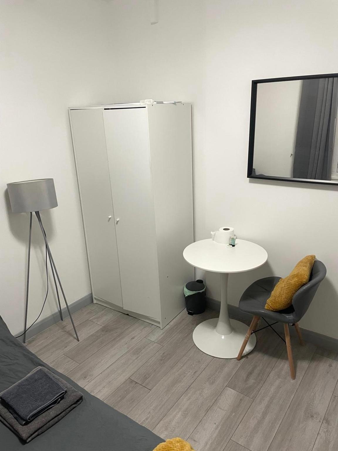 Strasberg Apartment *