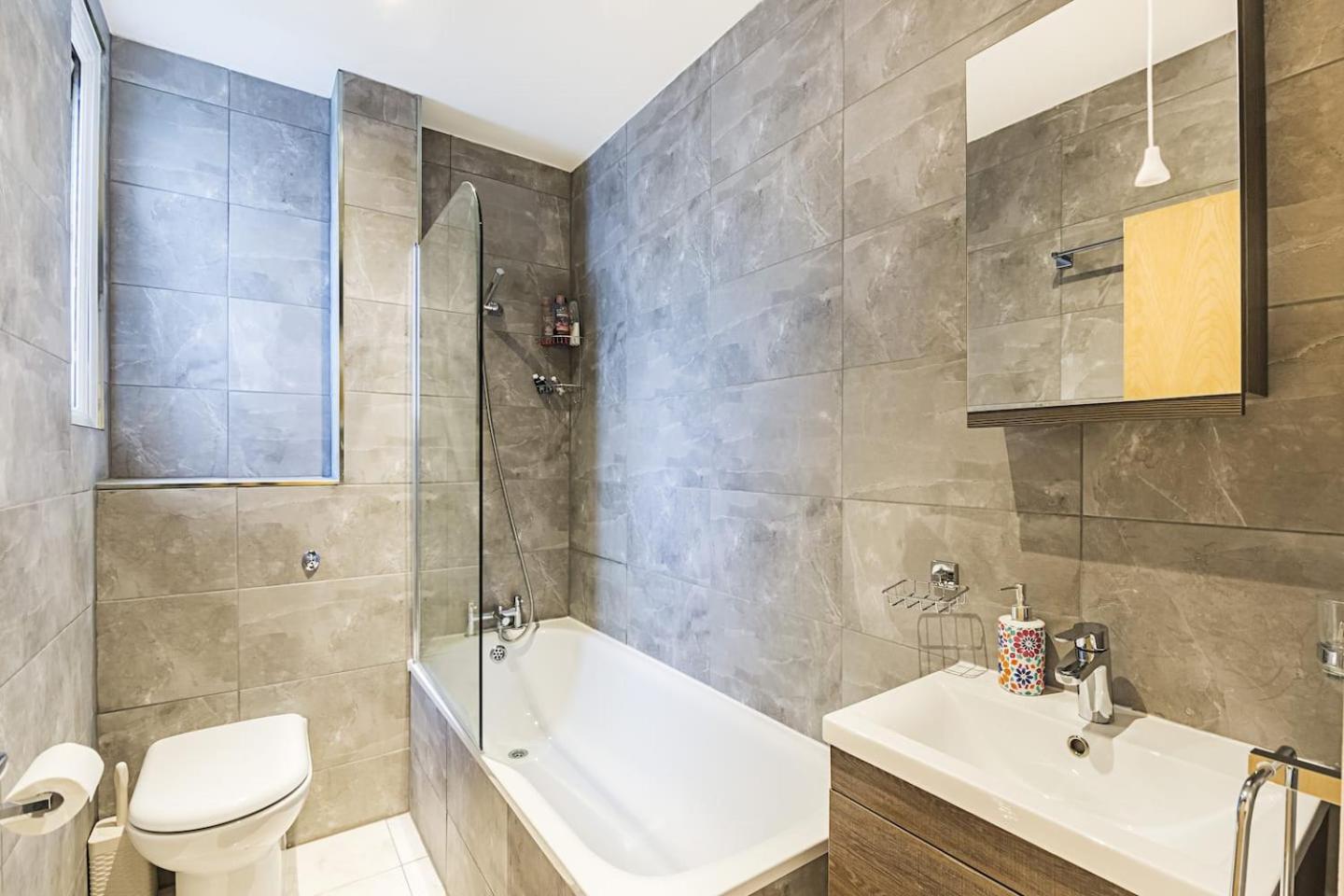 Private Homely Bedroom In Kensington R1 Appartement *
