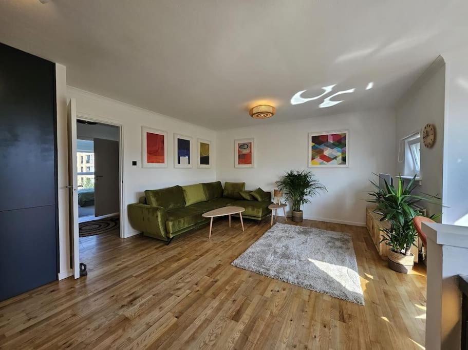 Pad On Thames Apartment London