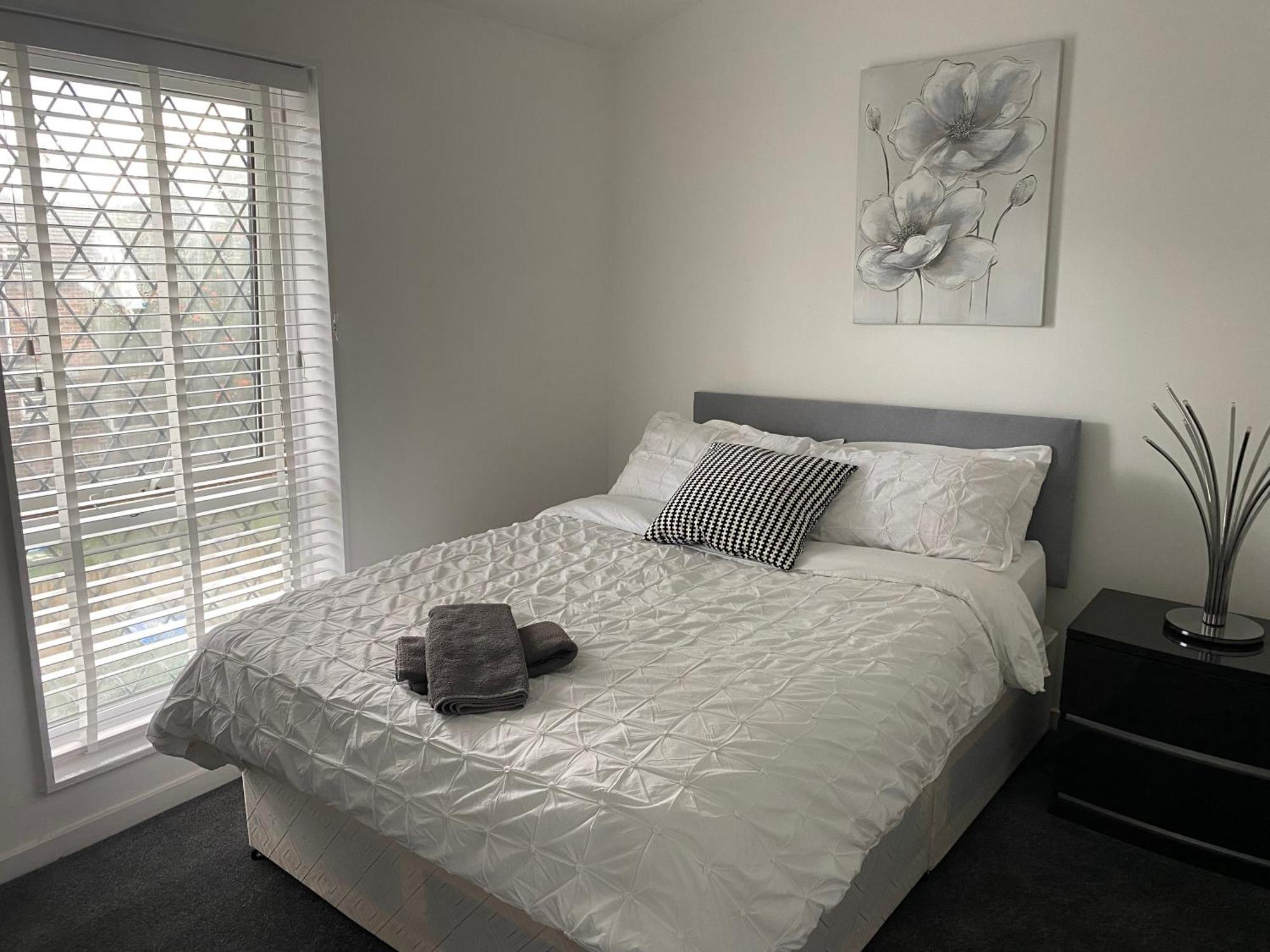 Bliss Retreat - Superb 3-bed House Ferienhaus