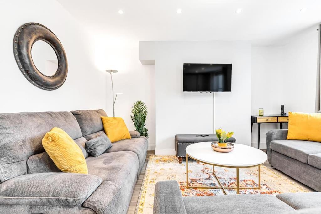 Luxaway 2br Kensington With Ac - Sleeps Up To 11 London