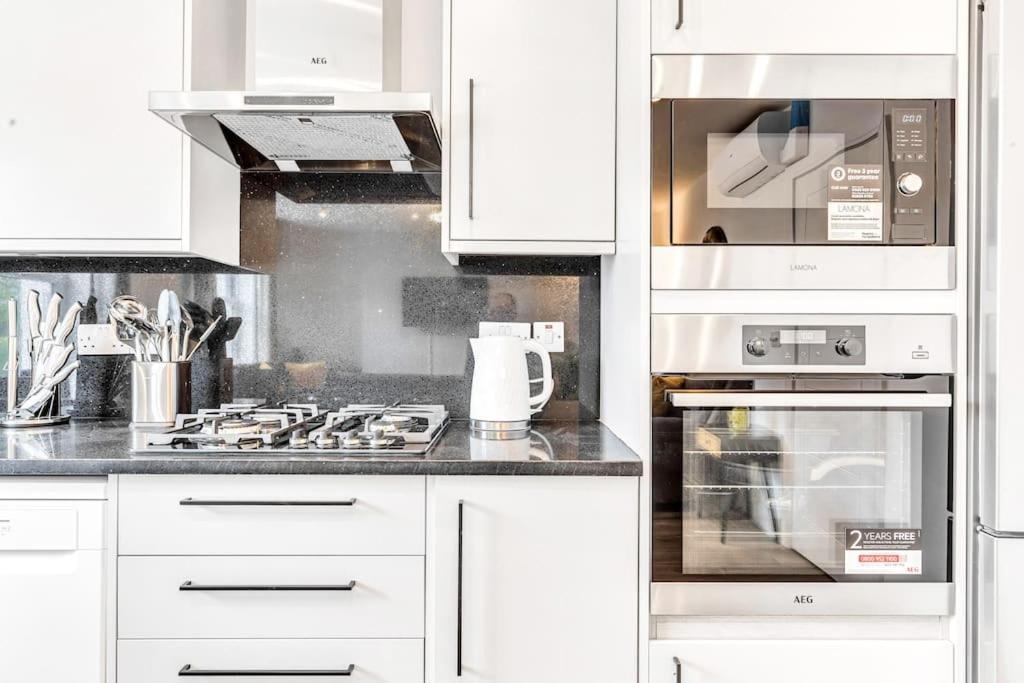 Luxaway 2br Kensington With Ac - Sleeps Up To 11 * London