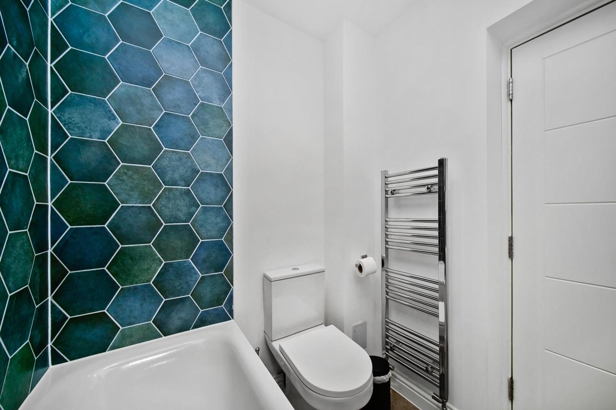 Soho One Bedroom Apartment *