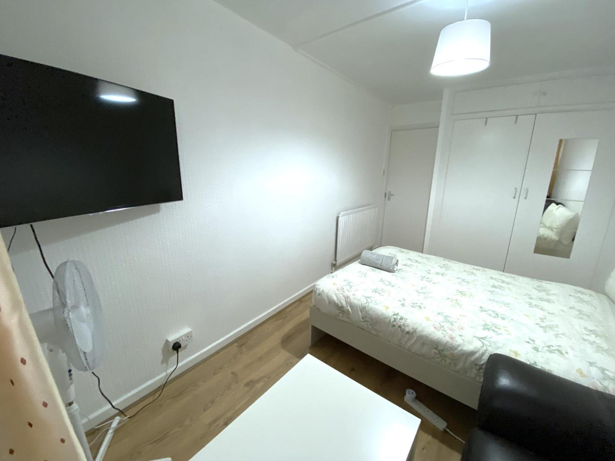 Laret Apartment London