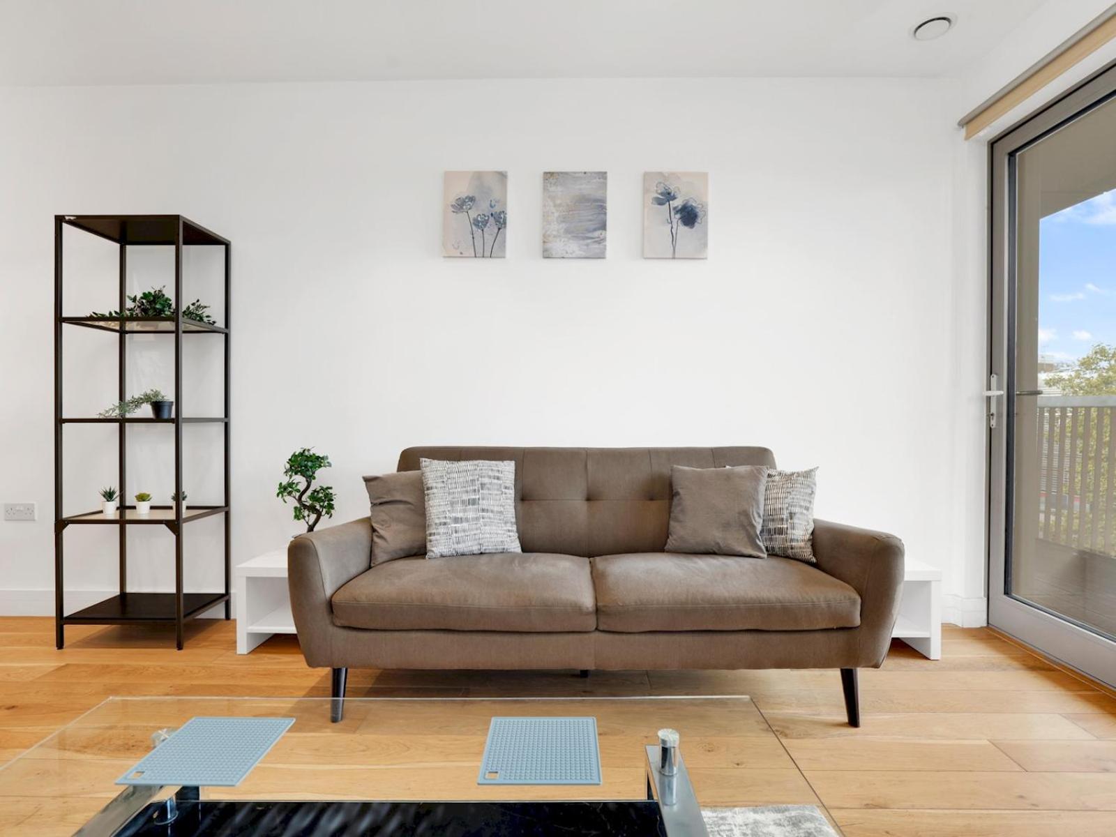 Pass The Keys Spacious 2-bedroom Apartment *