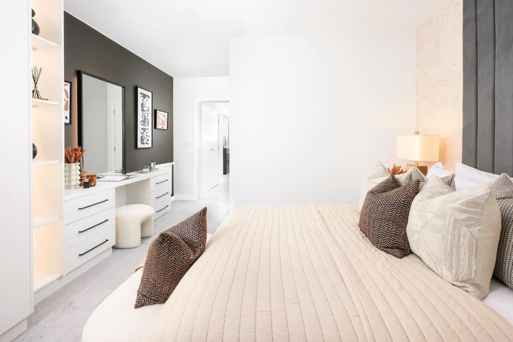 Lux 3bdr Riverside Duplex Mansionette By Lcy & Excel I 20mins To * Londen