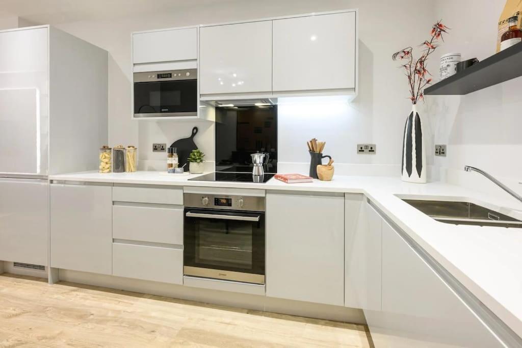 Lux 3bdr Riverside Duplex Mansionette By Lcy & Excel I 20mins To Appartement *
