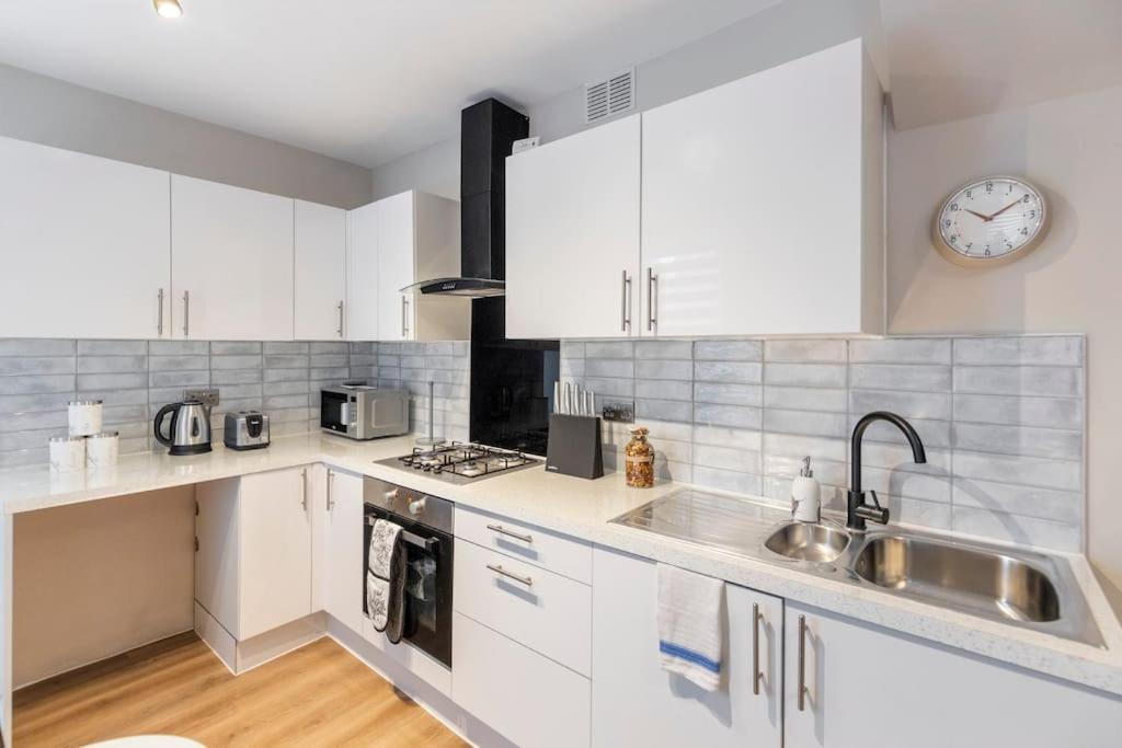 Classy Gf Gem Next Seven Sisters Apartment *