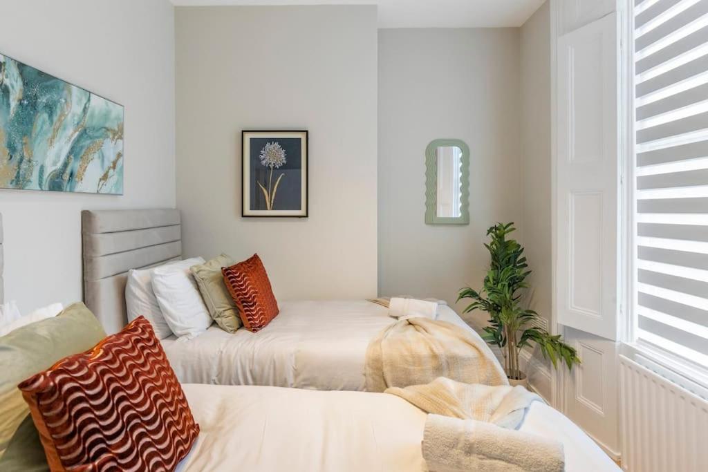 Classy Gf Gem Next Seven Sisters Apartment London