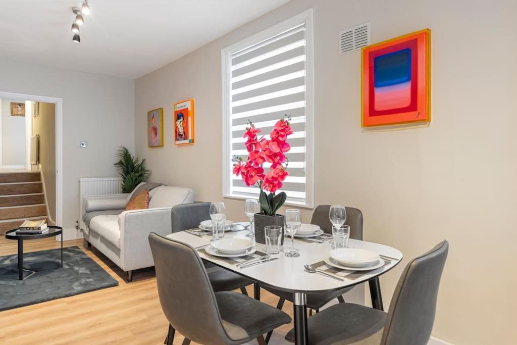 Classy Gf Gem Next Seven Sisters Apartment *