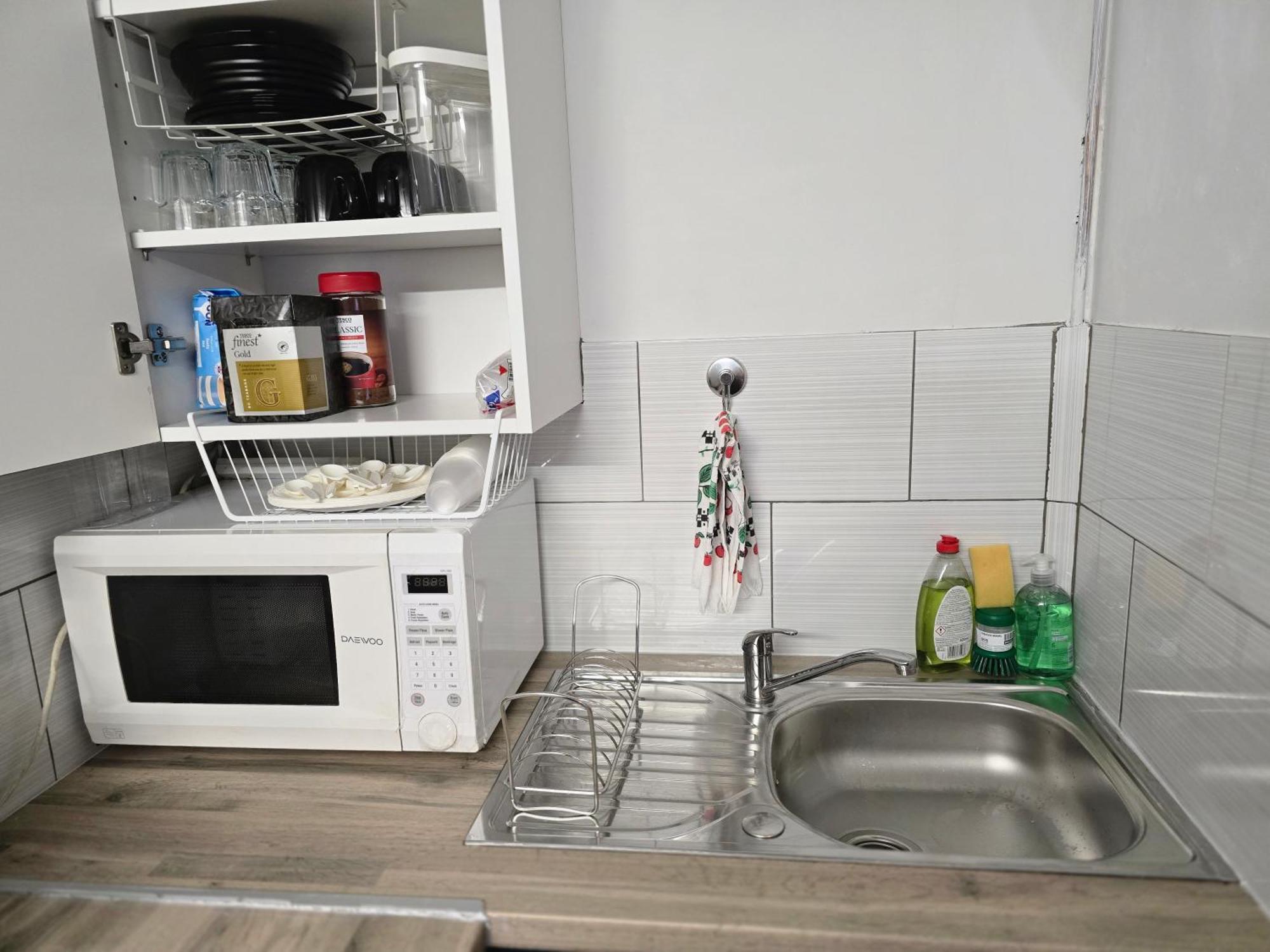 Apartamento With 3 Beds- 20 Min From Bridge And Gatwick Airport *