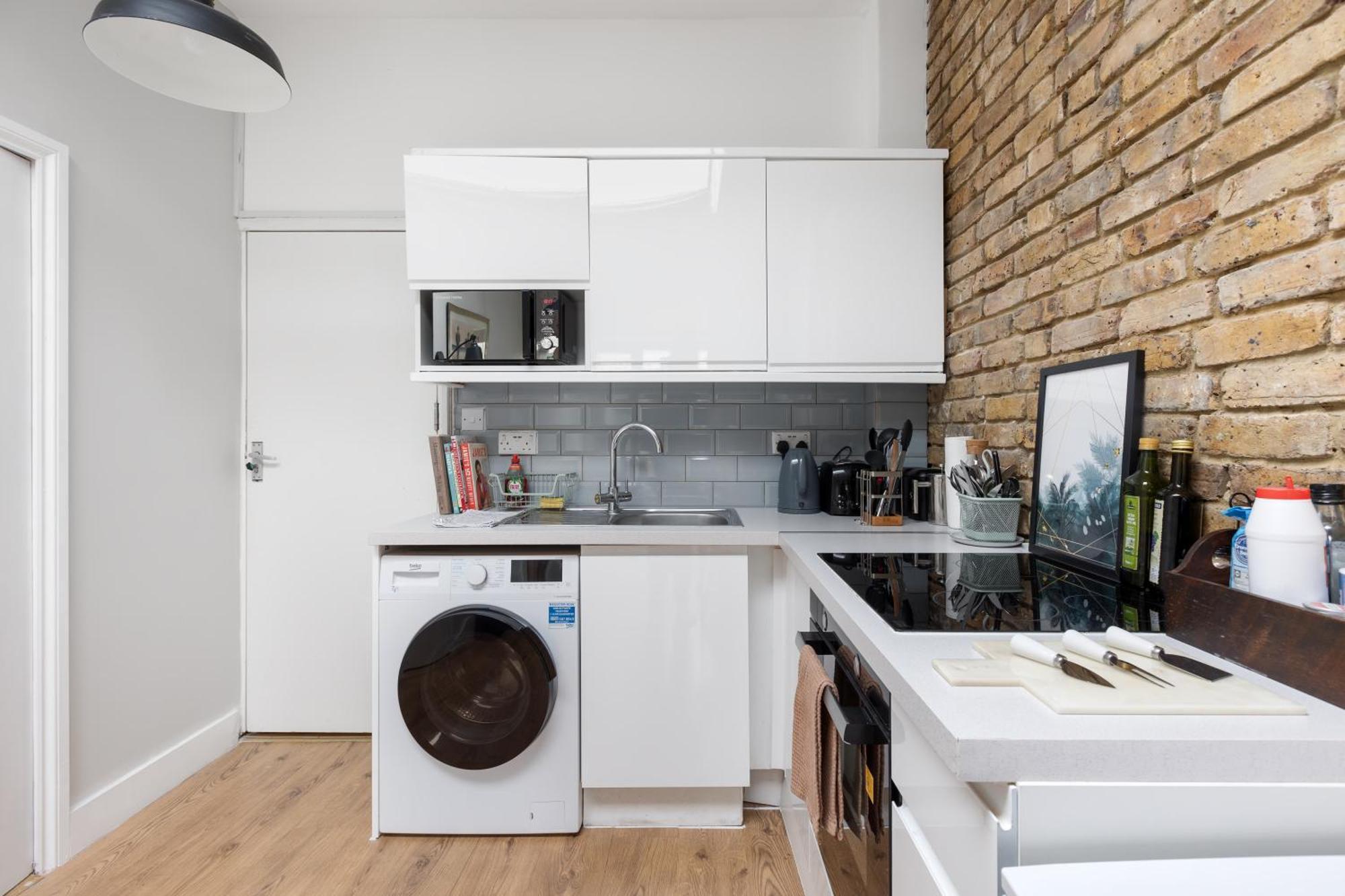Putney Thames Garden Flat
