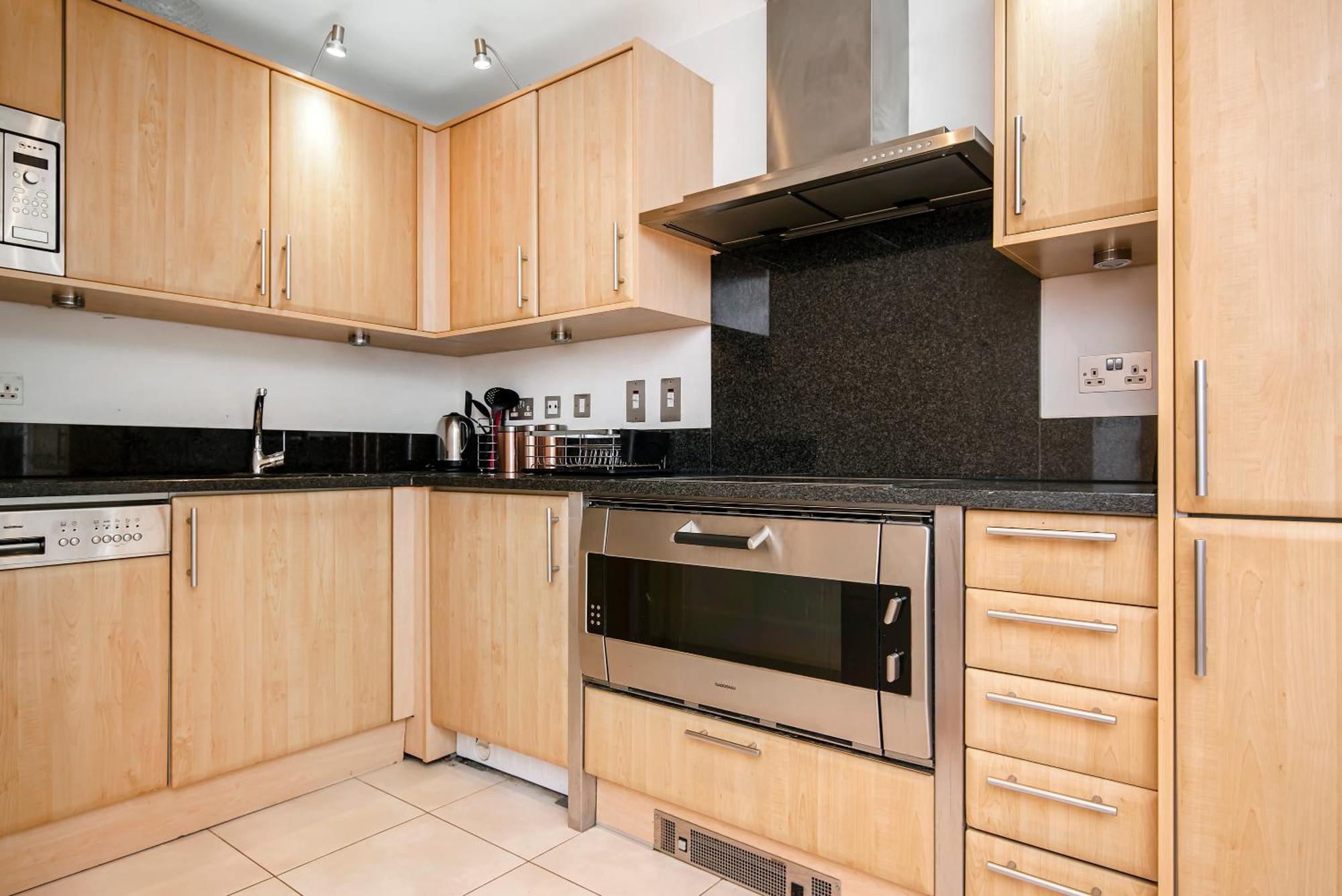 2 Bed With Large Terrace Appartement *