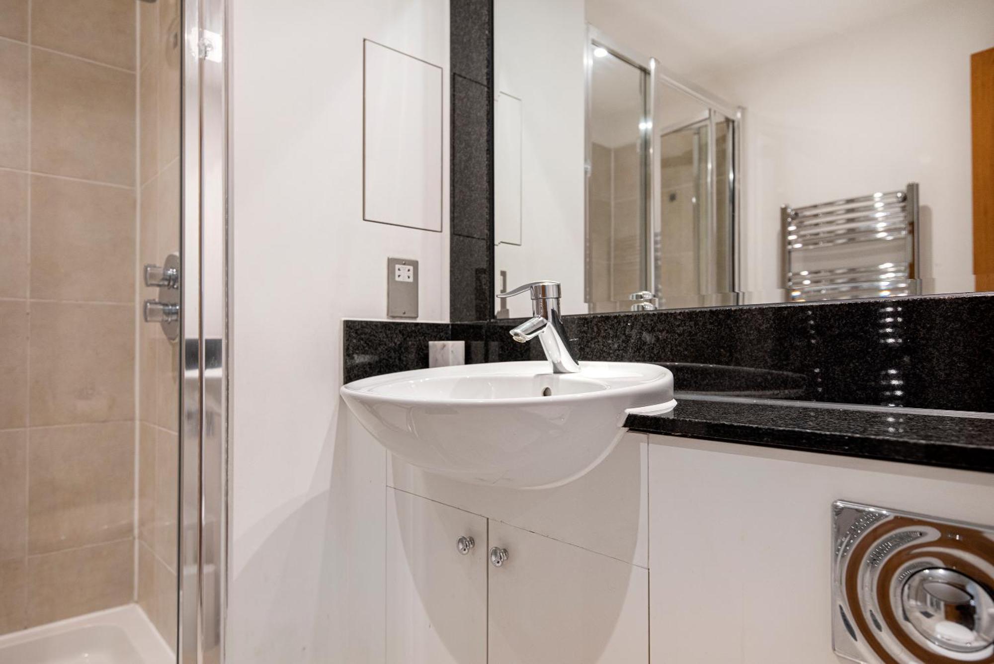 2 Bed With Large Terrace Londen