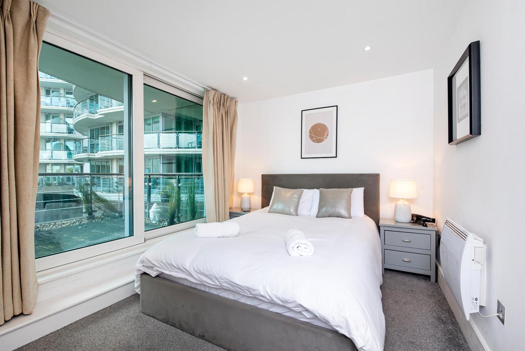 2 Bed With Large Terrace * Londen
