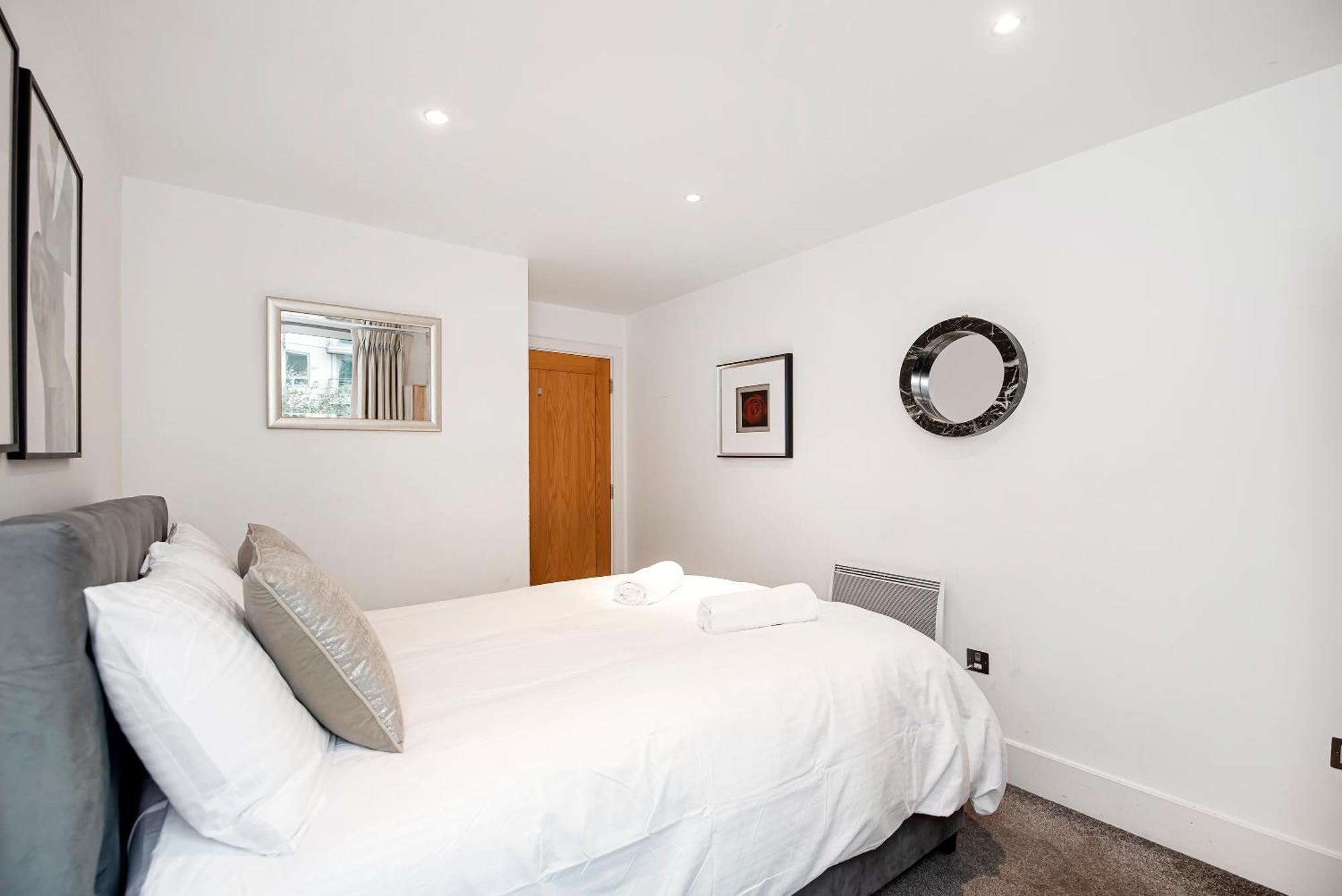 2 Bed With Large Terrace Appartement Londen