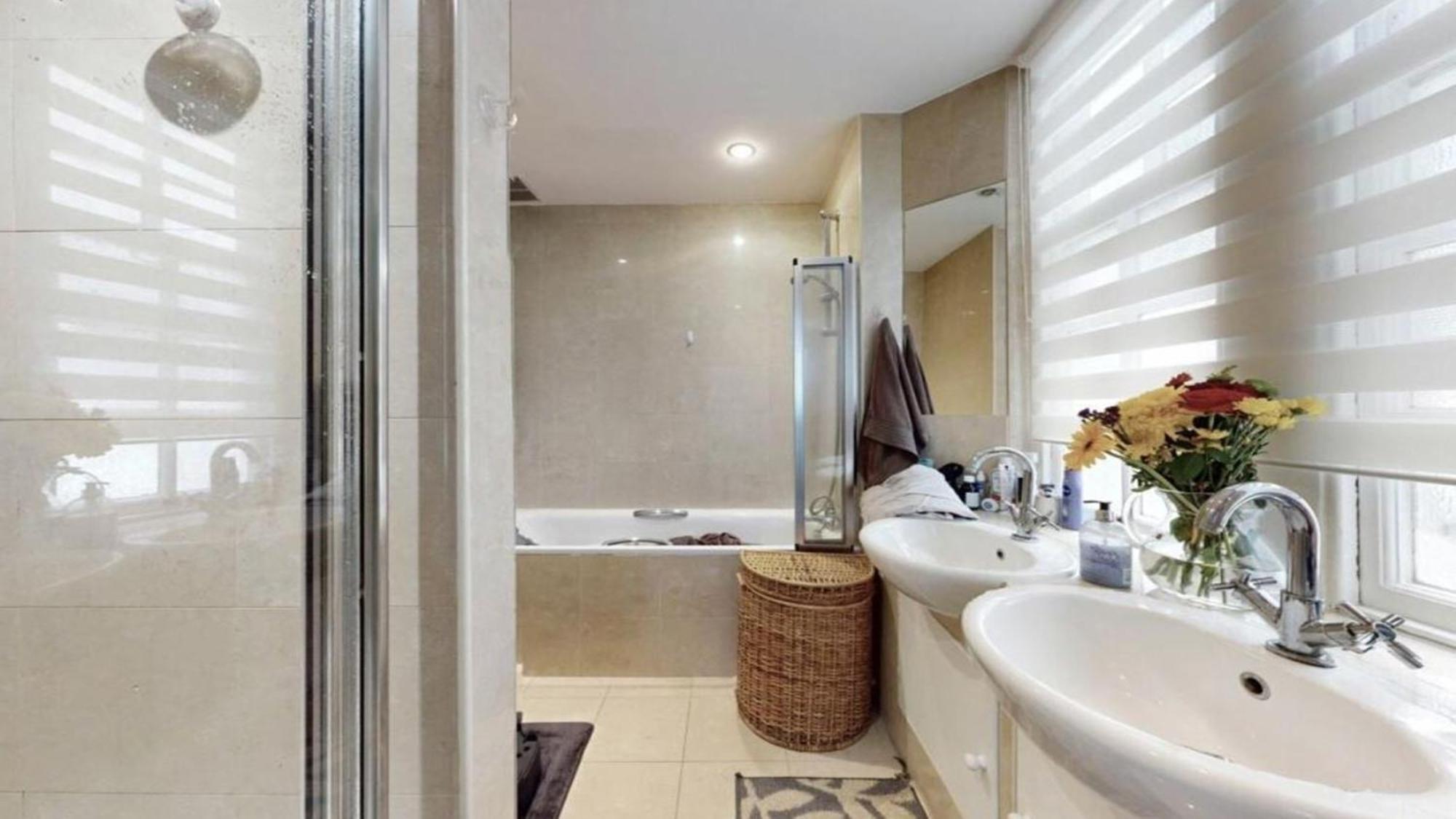 Appartement Bright & Spacious 4-bed Flat In Londen