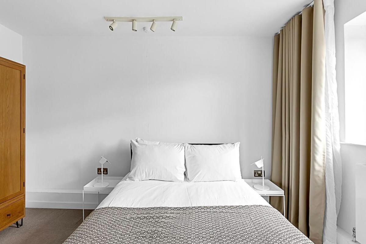 Relay Belgravia 23 * Londen