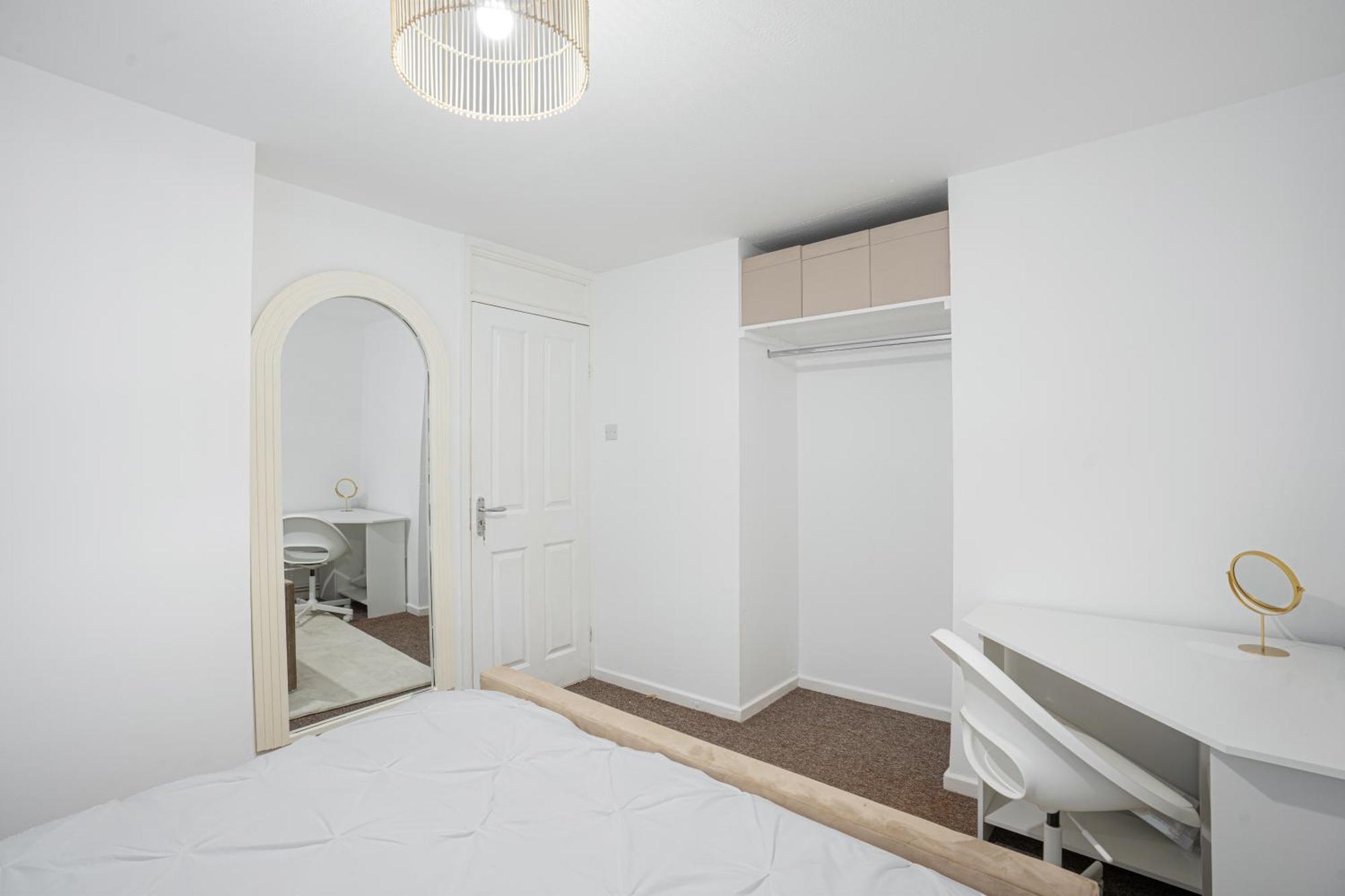 Luxury 3 Bedroom House In Woodgreen Holiday home