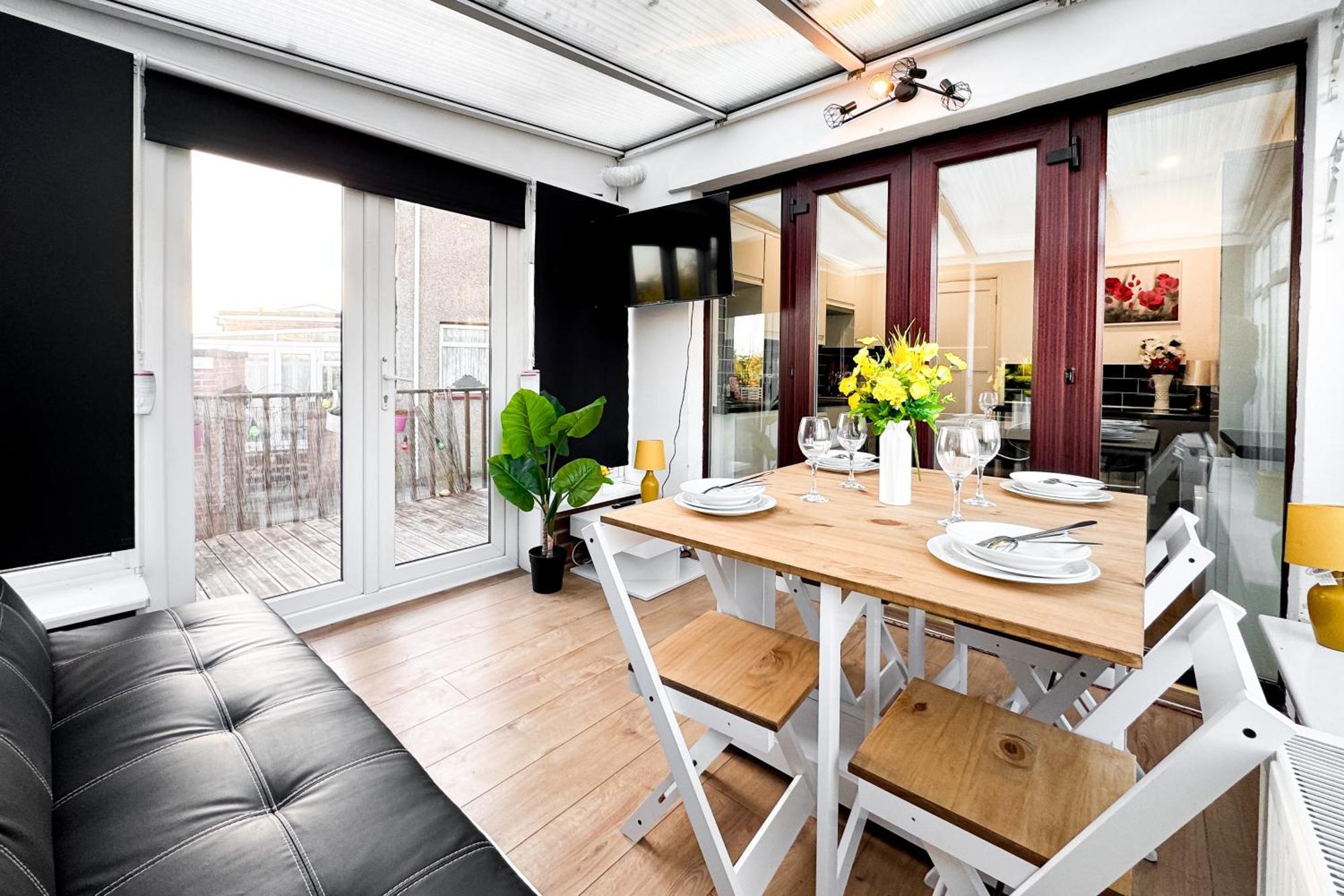 Vakantiehuis Warland House By Smart Corporate