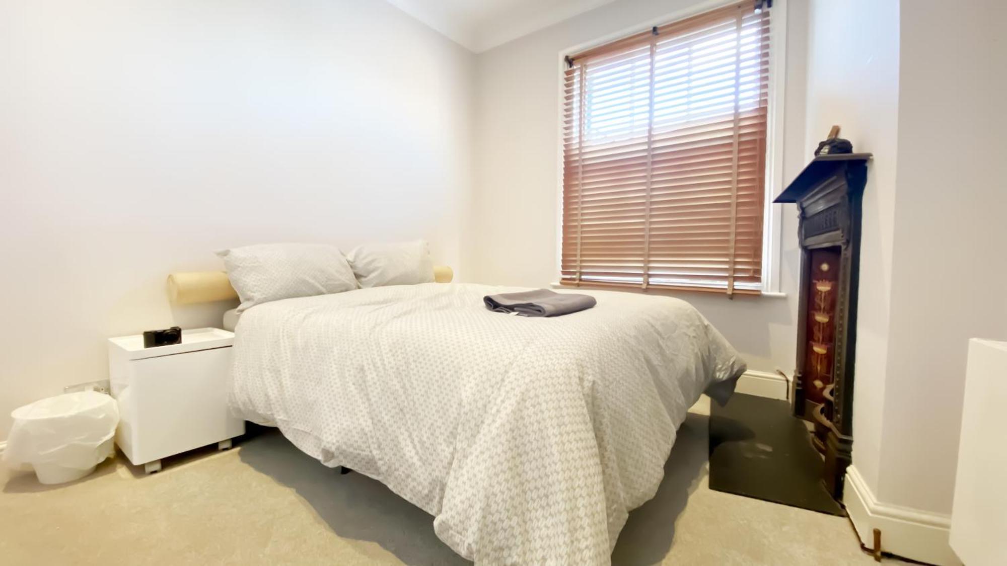 - Fulham Hideaway *