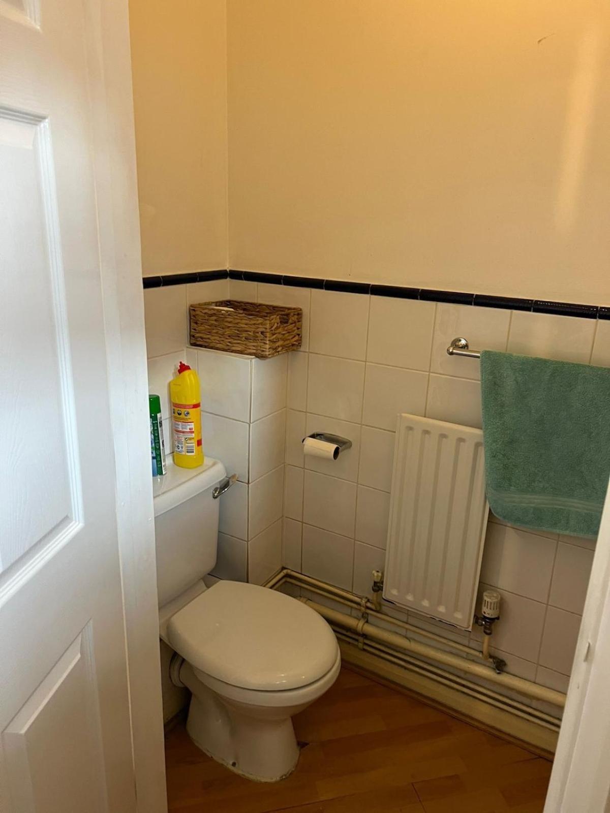 Cozylease 3-bed Canary Wharf Retreat,near 02 London