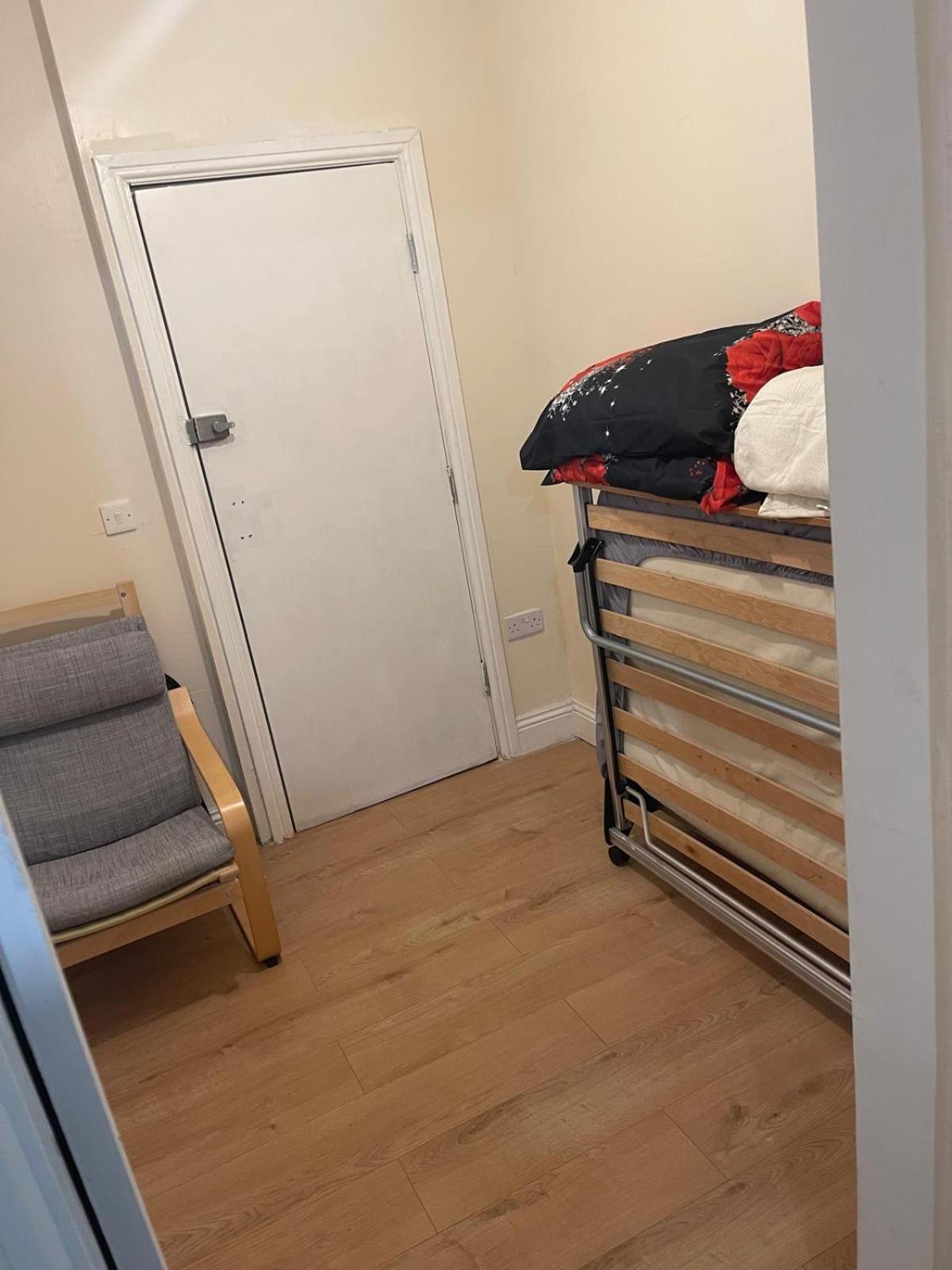 Homestay Airport, Excel & 02 Arena Proximity House London