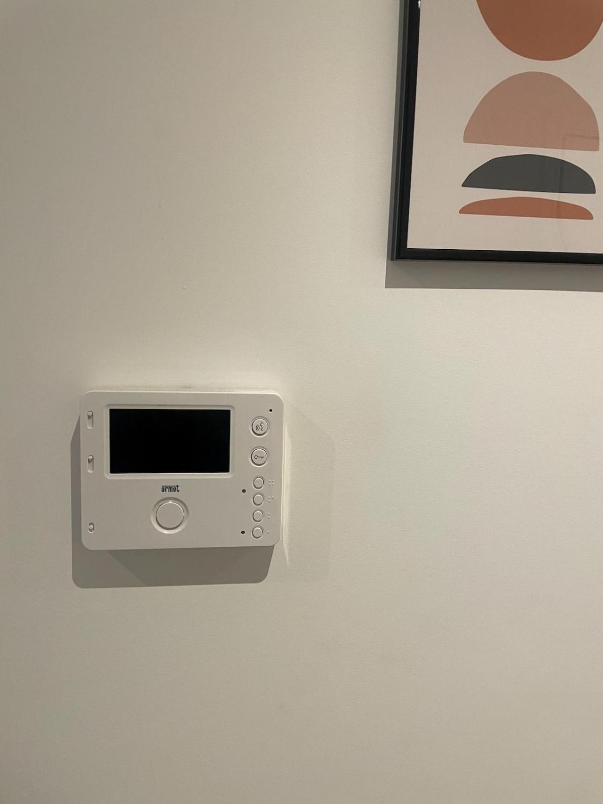 Stylish New Build Flat In Apartment