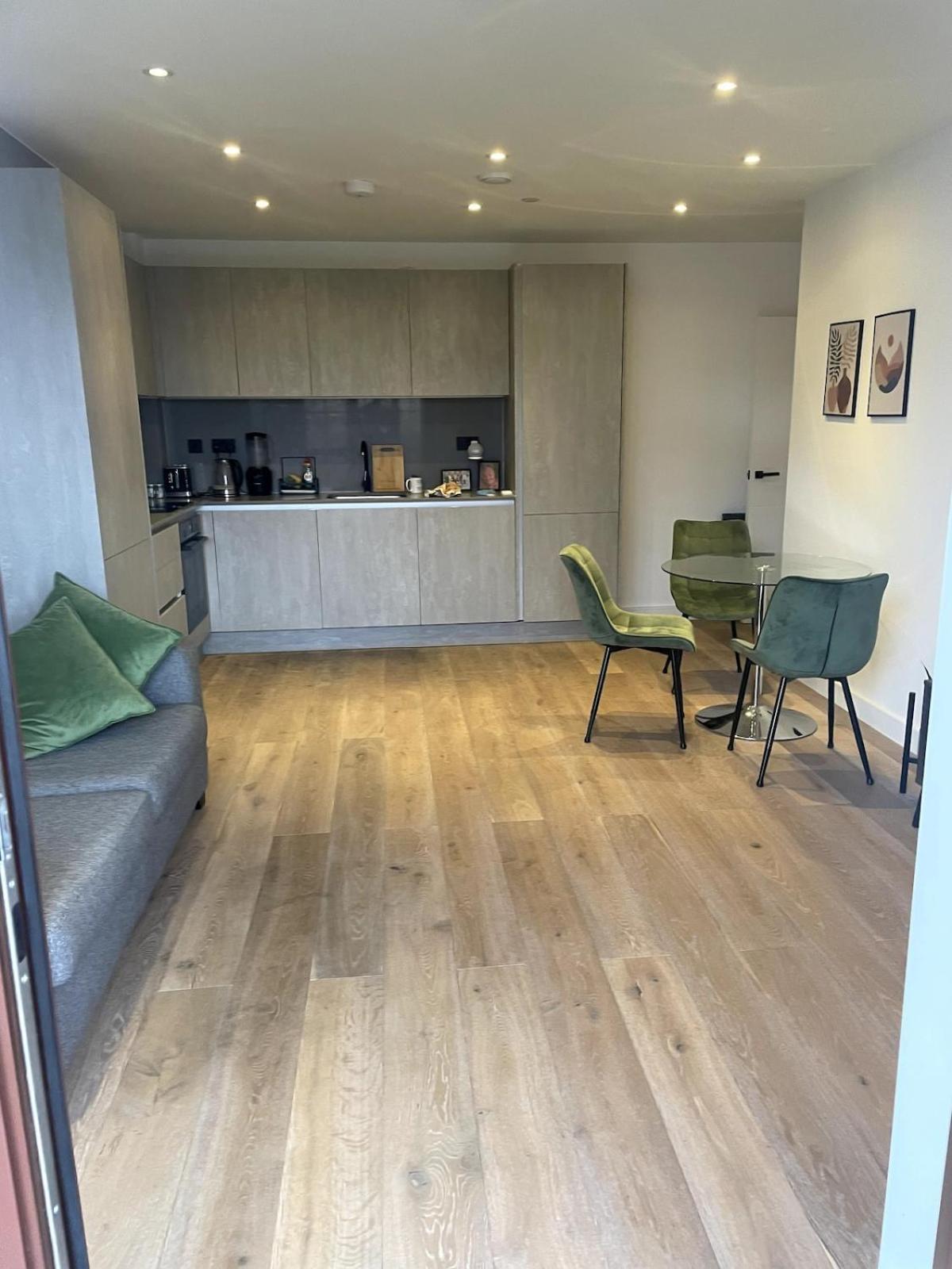 Stylish New Build Flat In *