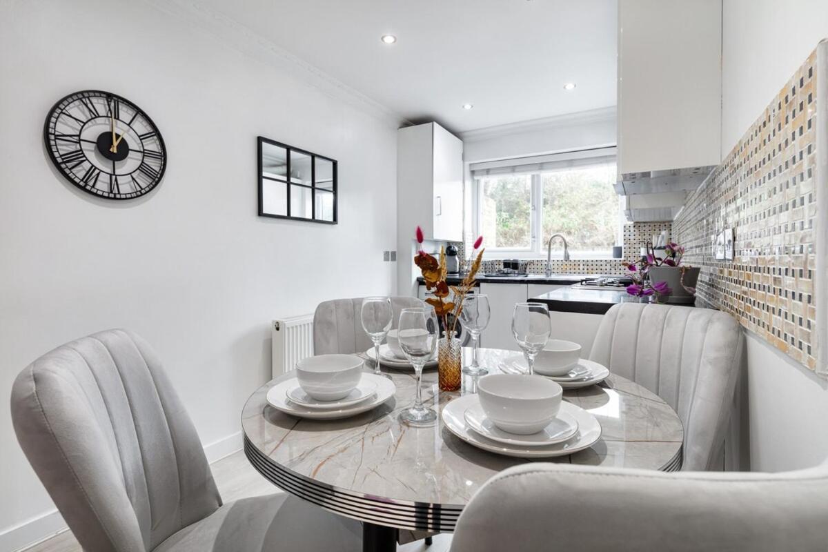 Modern Two Bed With Free Gated Parking Space Apartamento Londres