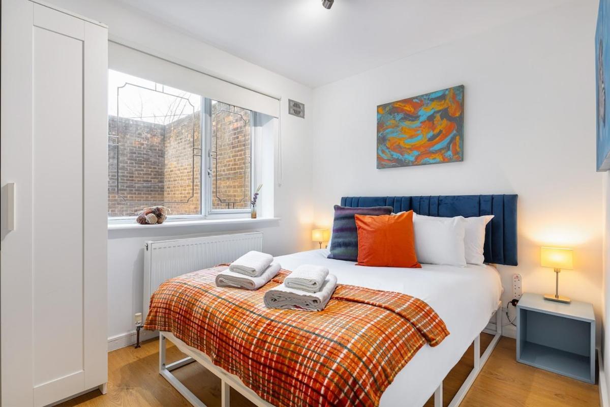 Modern Two Bed With Free Gated Parking Space * Londres