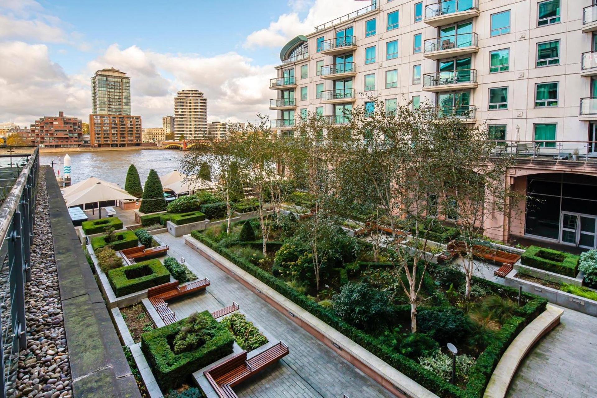 2 Bed With Large Terrace * Londen