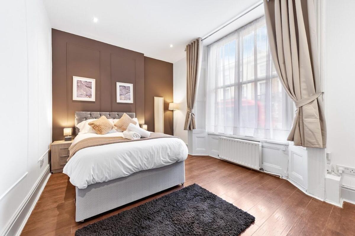 Apartment Luxury 2 Bedroom Balcony Kensington Flat For 6 Near Harrods & Next To Station! *