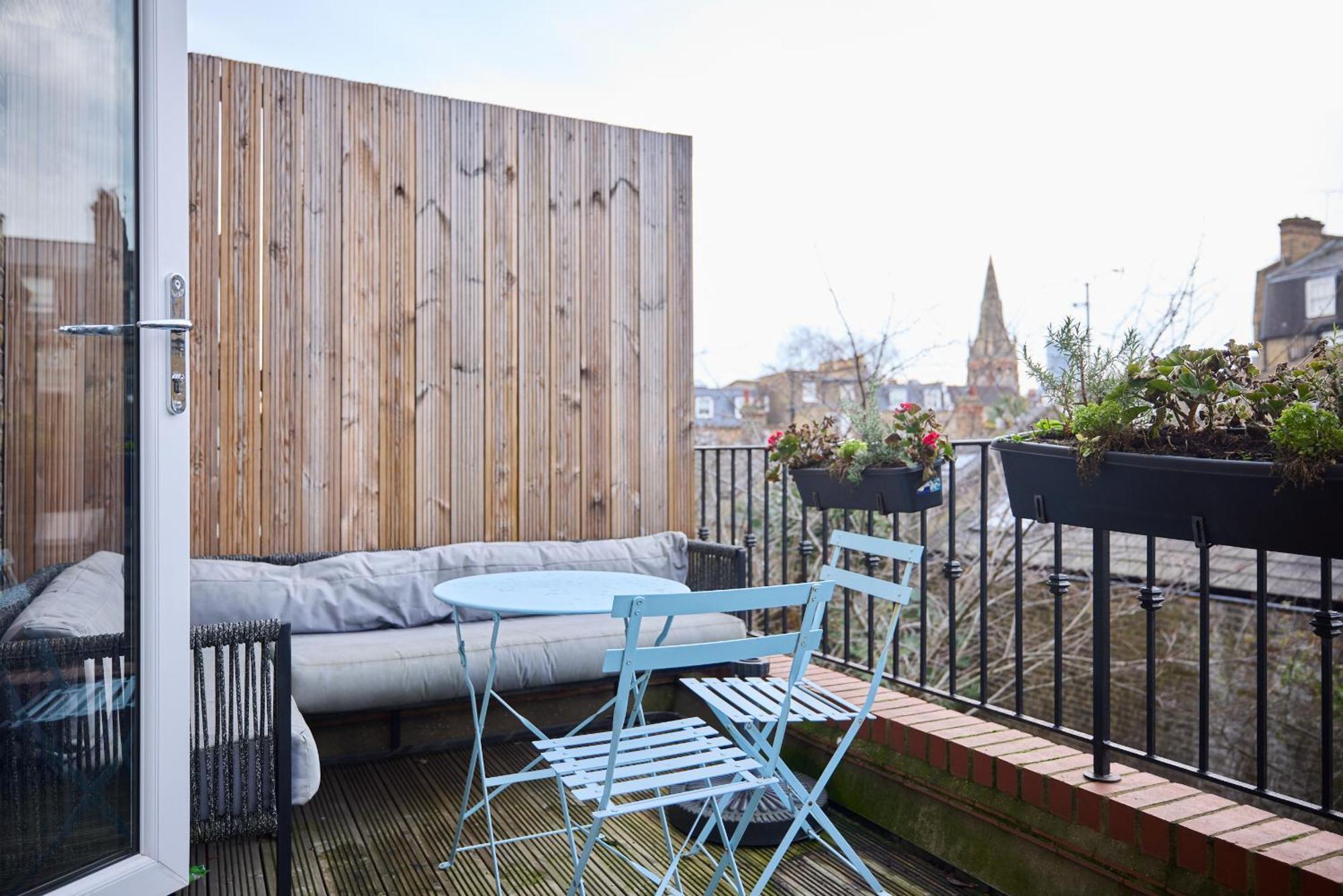 The Chelsea Gem - Charming 1bdr With Balcony *
