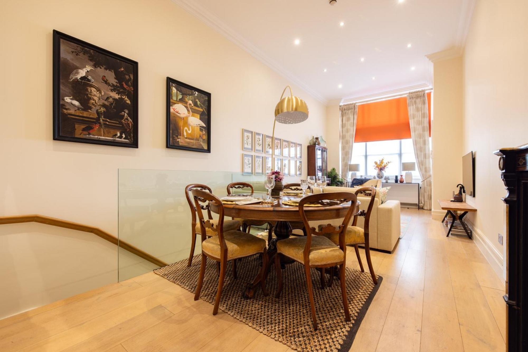 Large 3-bed 5-guest 1841 Duplex House Paddington Apartment London