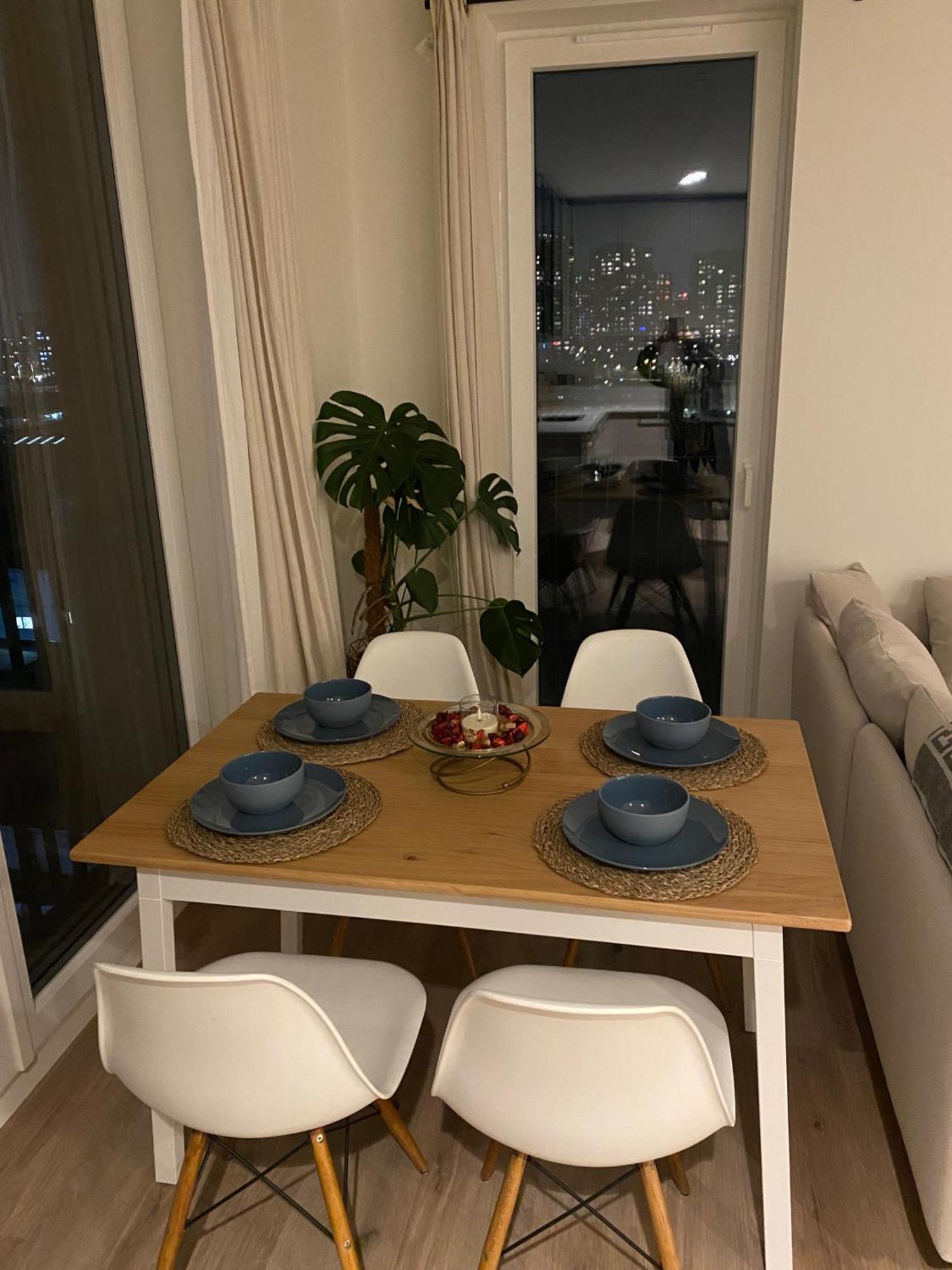 Stylish 2-bedroom In - Sleeps 4 London