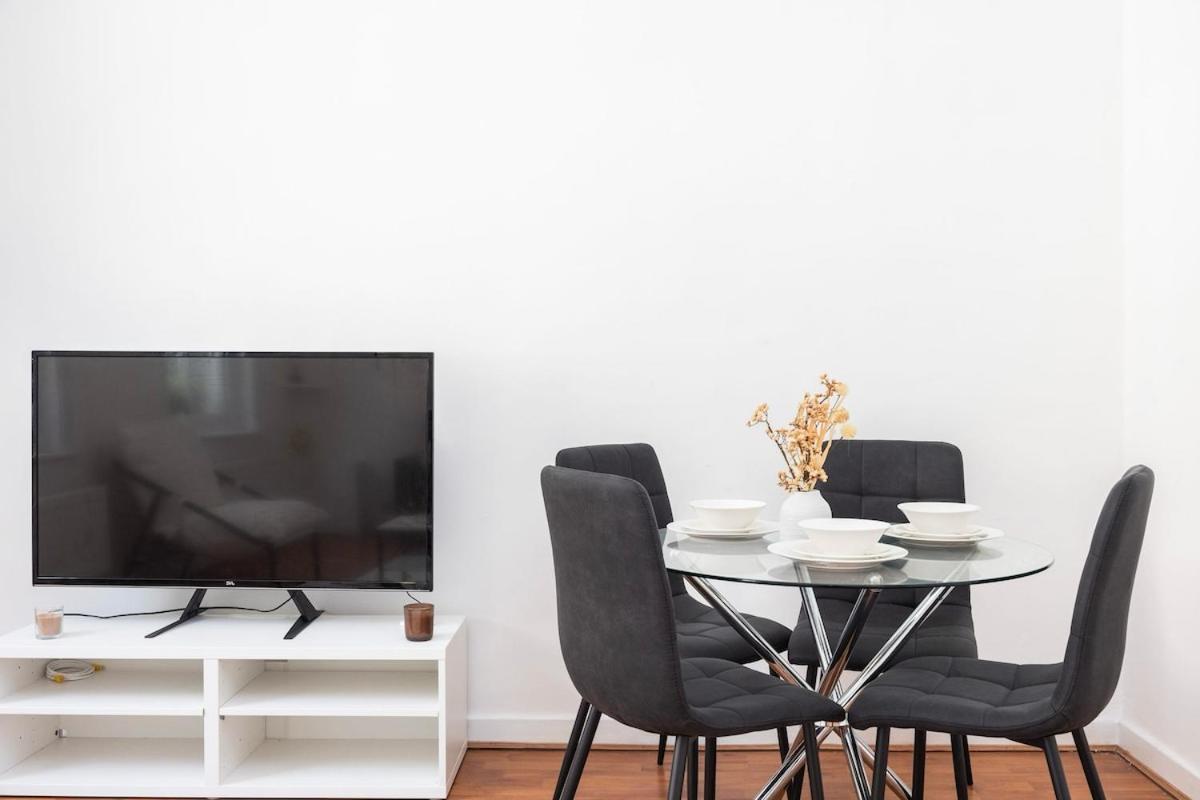 Appartement Spacious 1br Near Bridge Londen