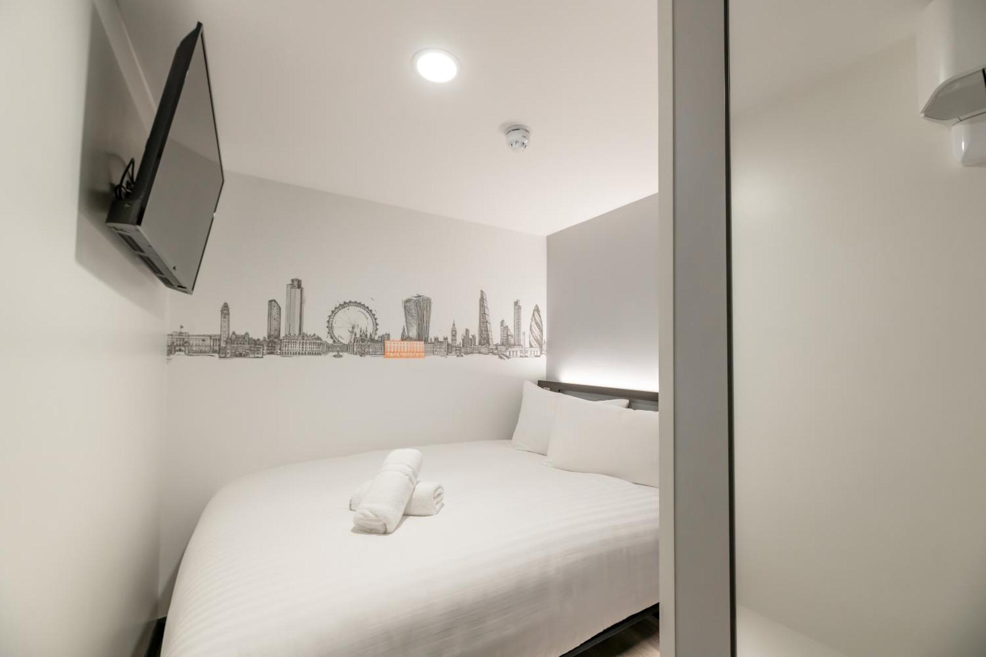 Easyhotel Victoria Hotel London