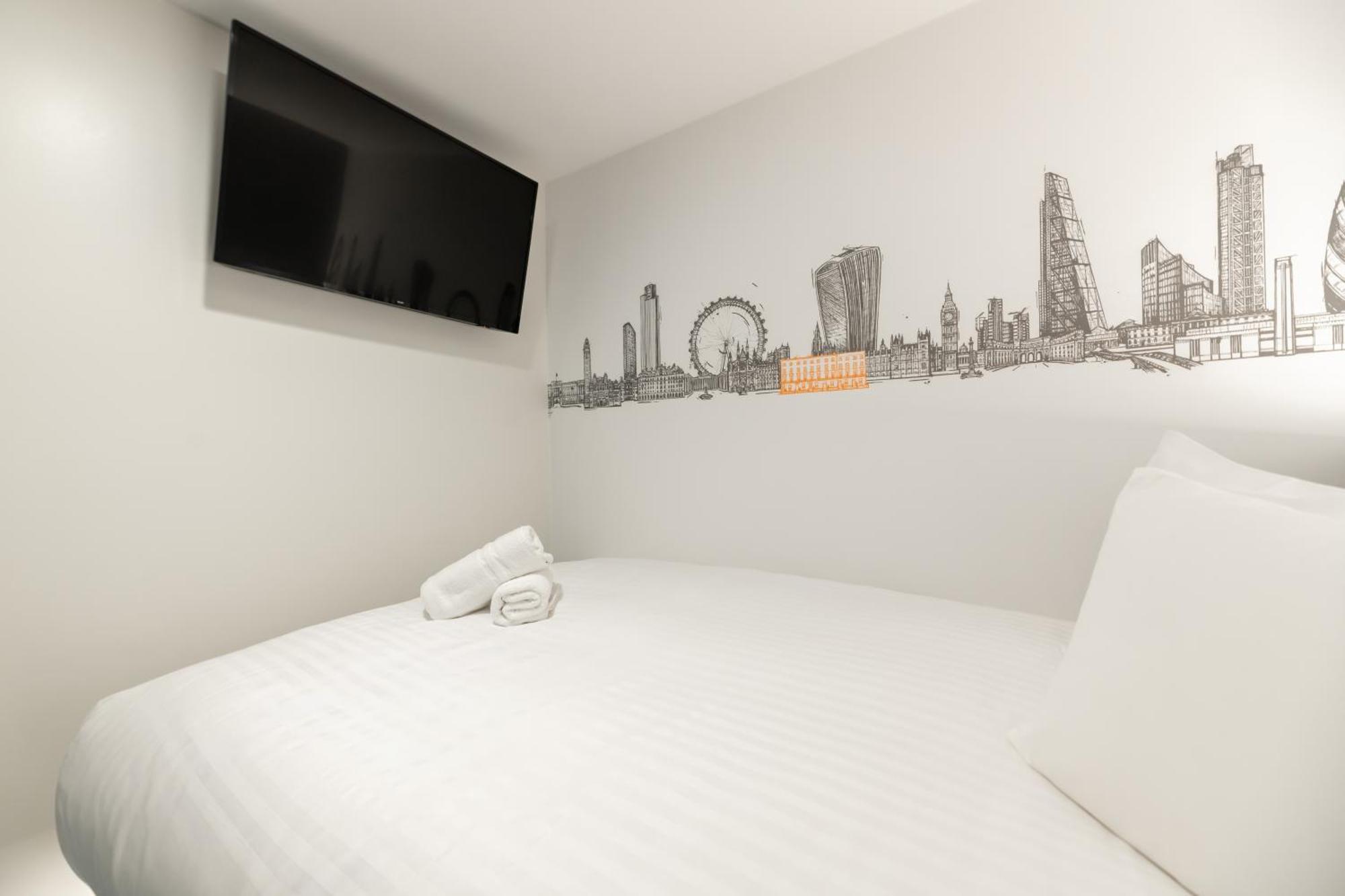 Easyhotel Victoria 2* London