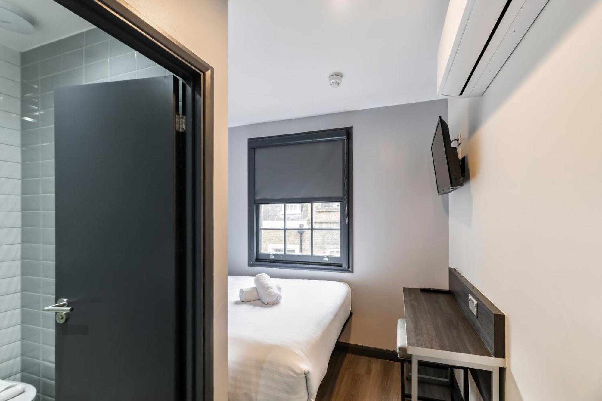 Hotel Easyhotel Victoria