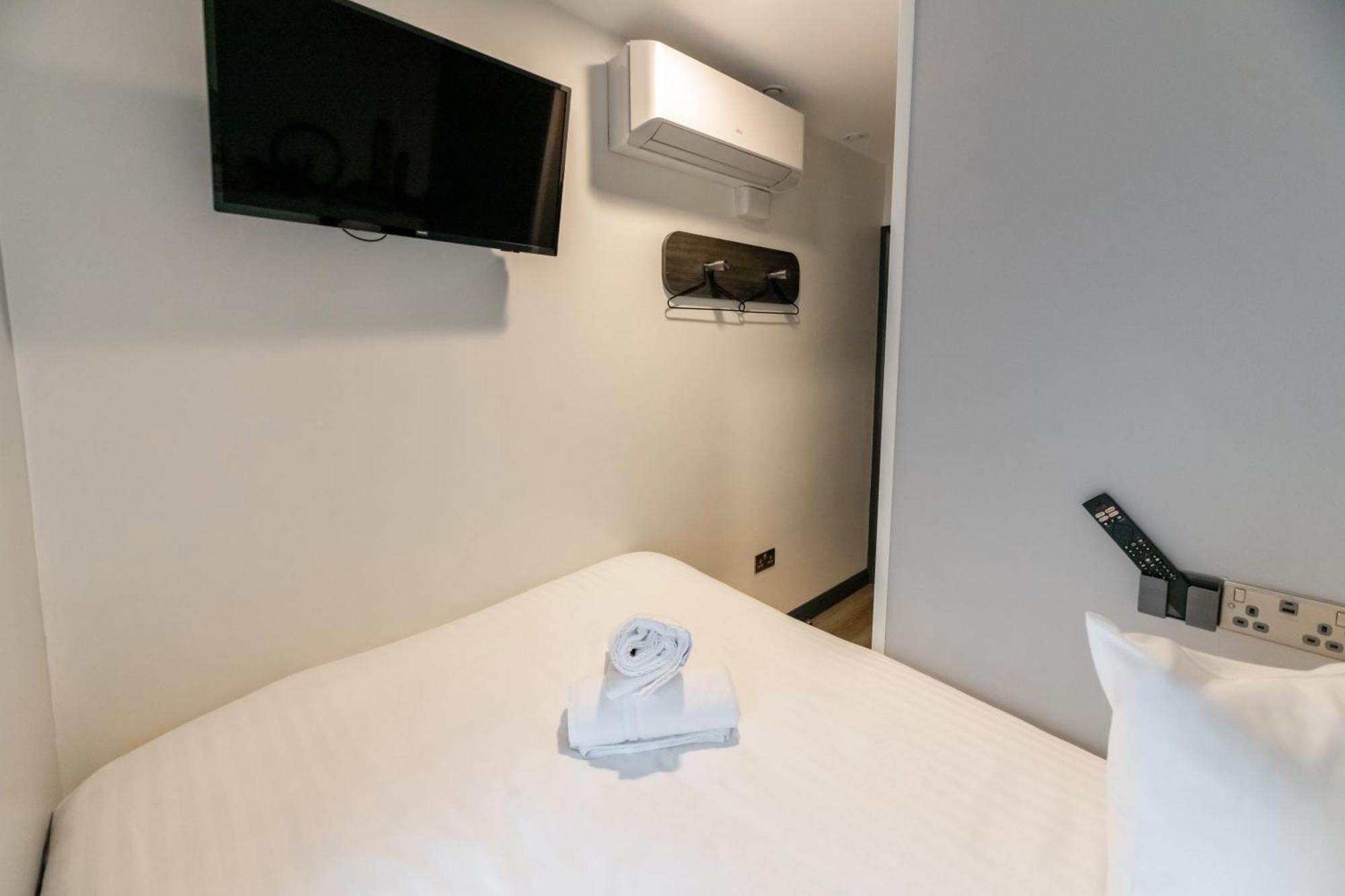 Hotel Easyhotel Victoria 2*
