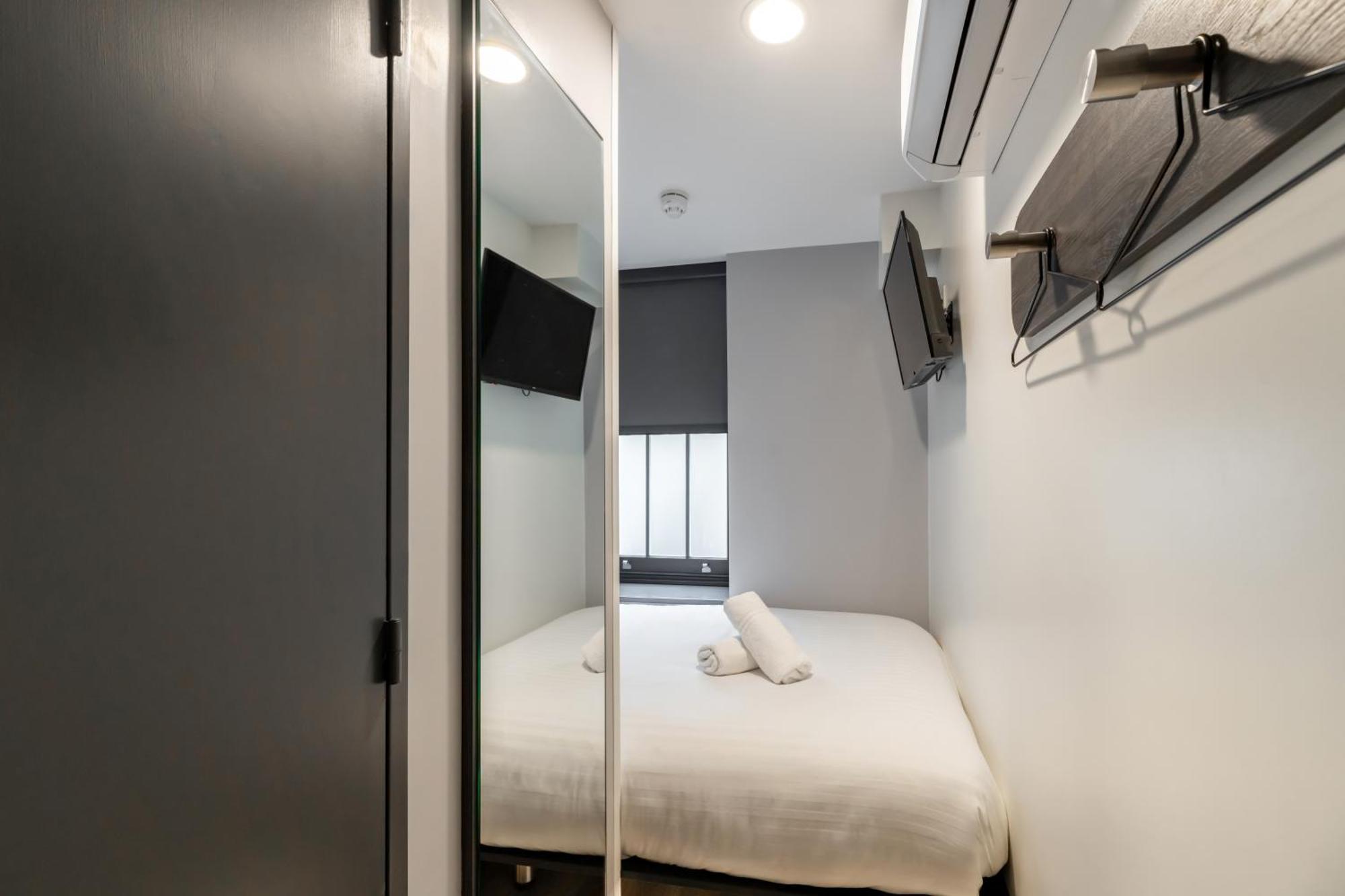 Easyhotel Victoria