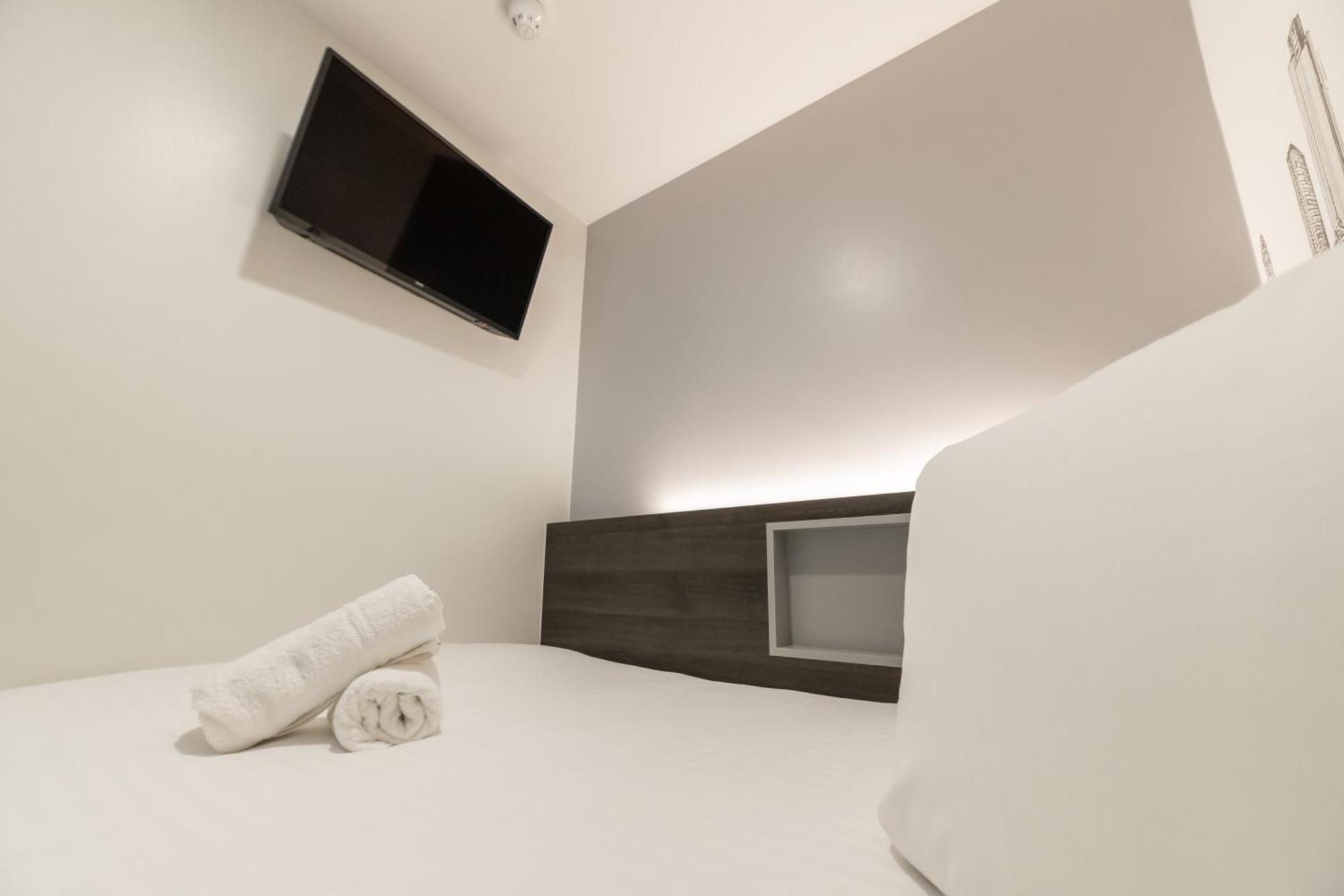 Easyhotel Victoria Hotel