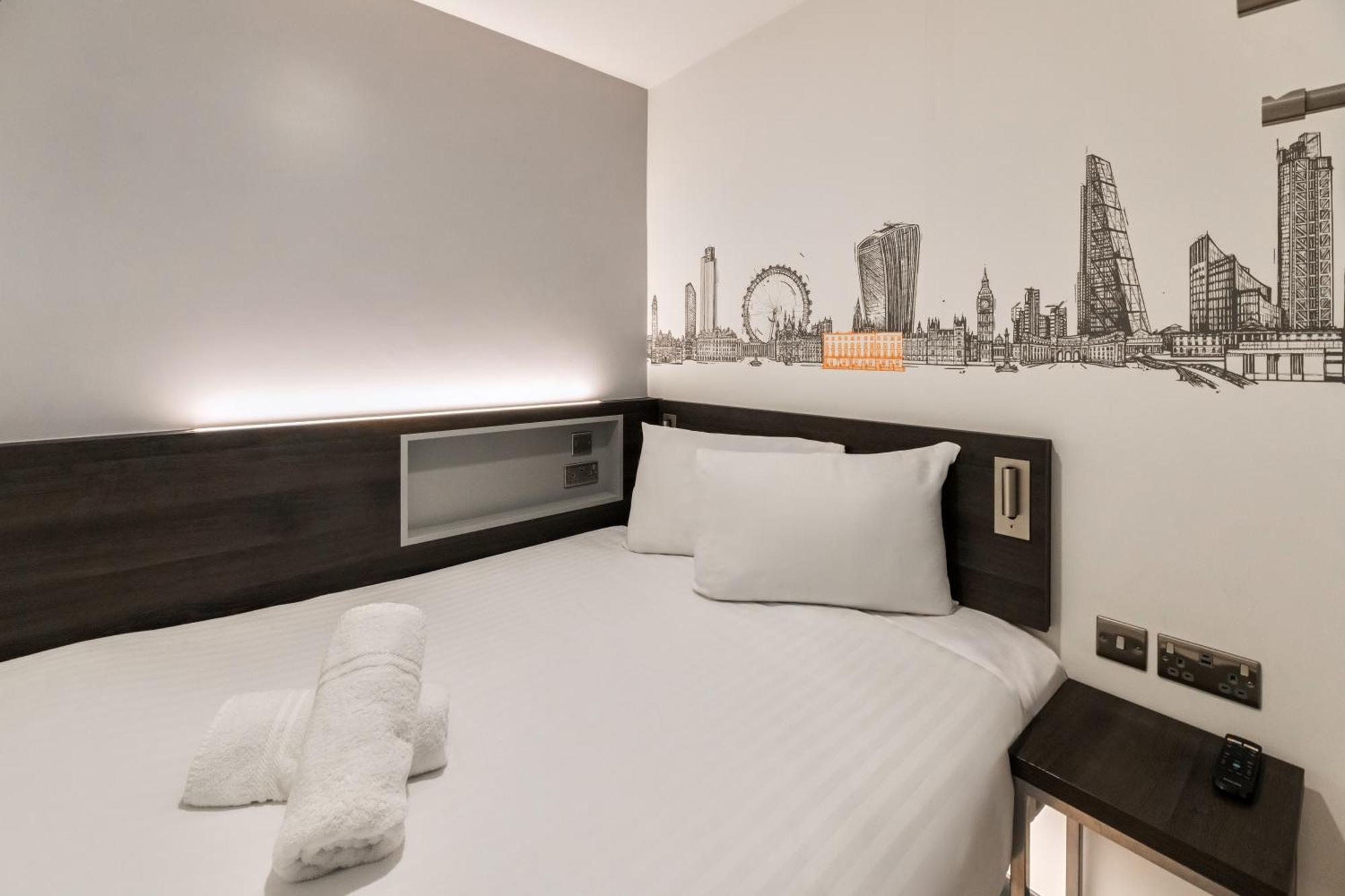 Easyhotel Victoria 2* London