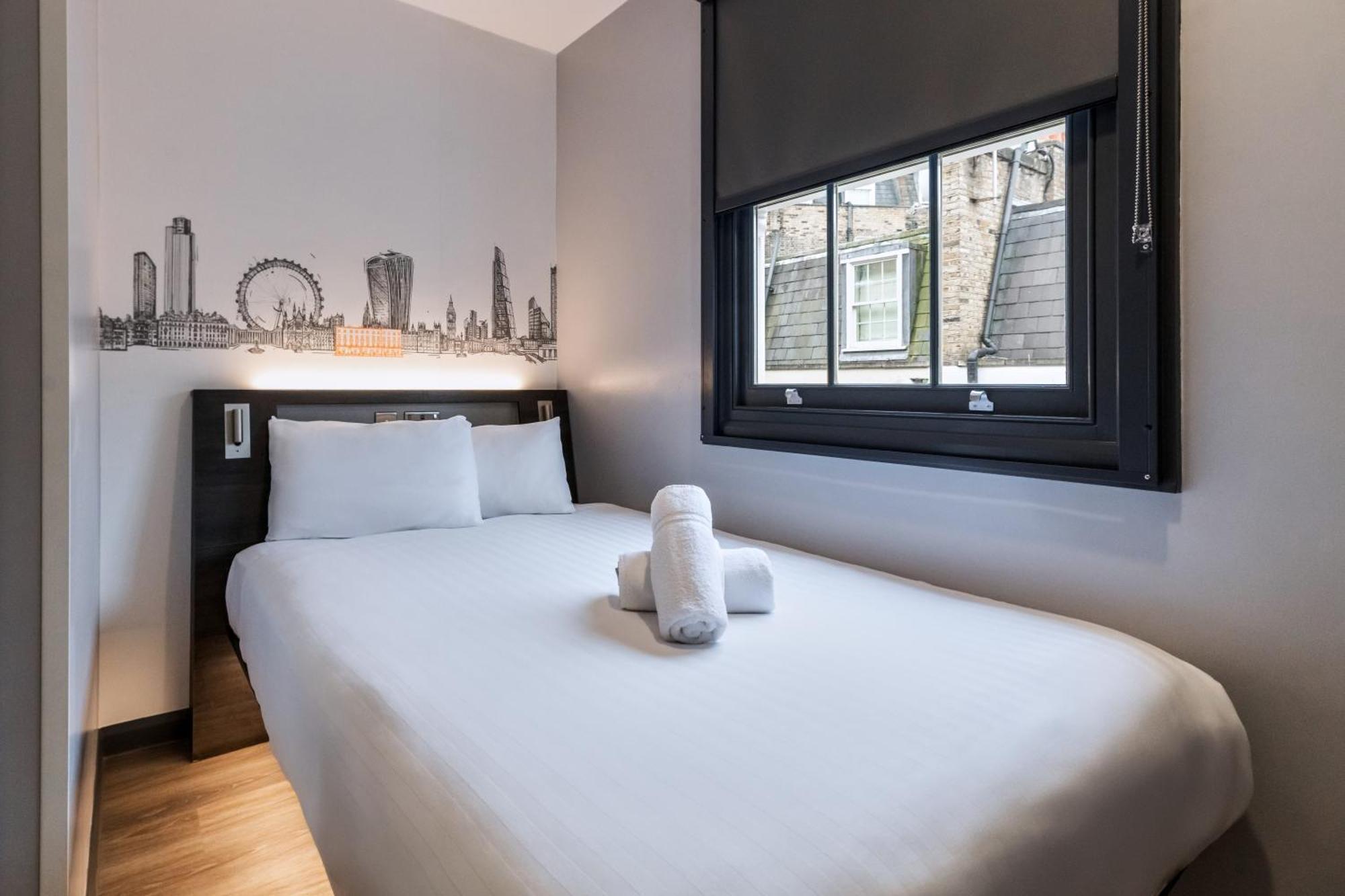 Easyhotel Victoria