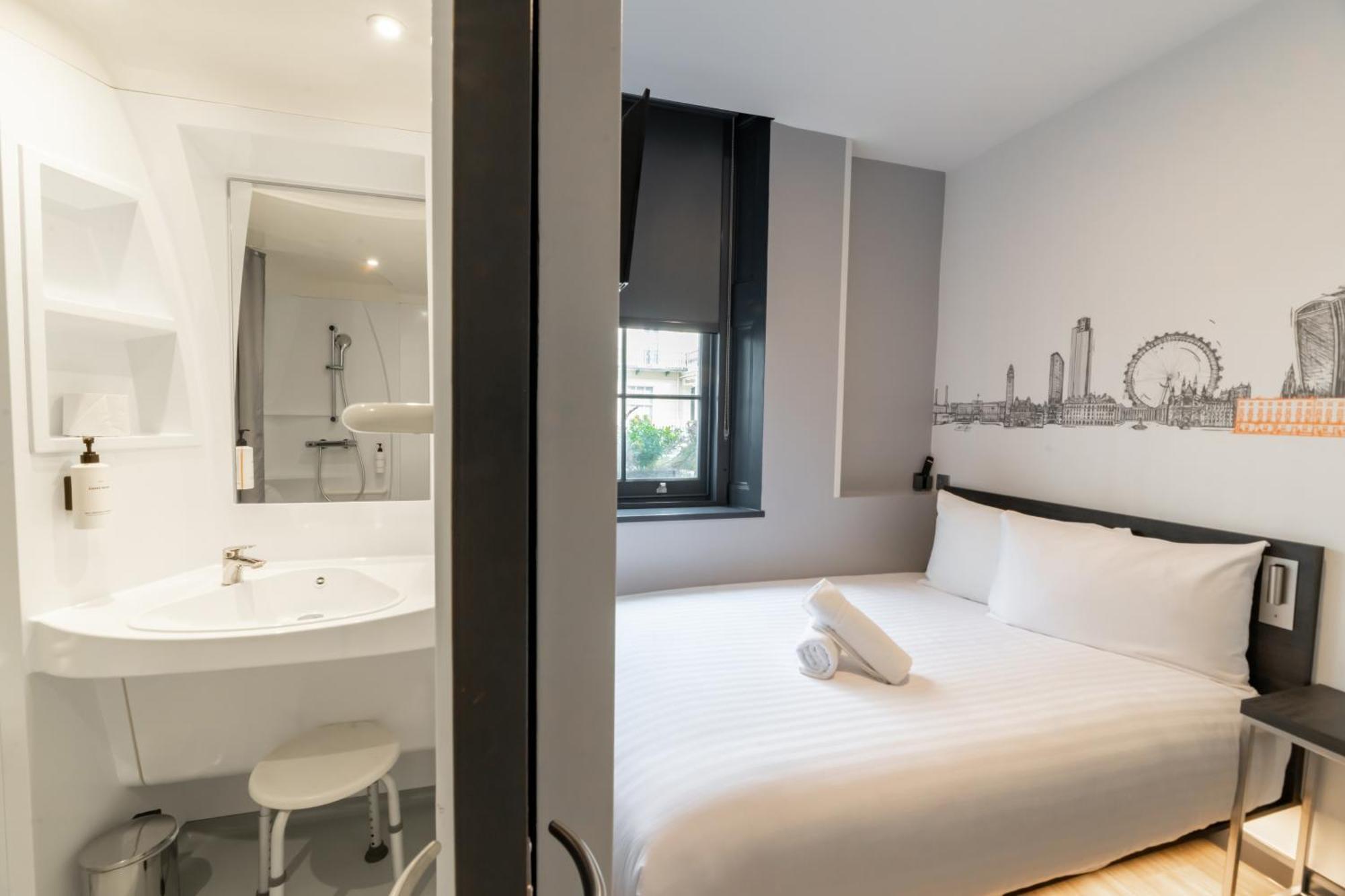 Hotel Easyhotel Victoria