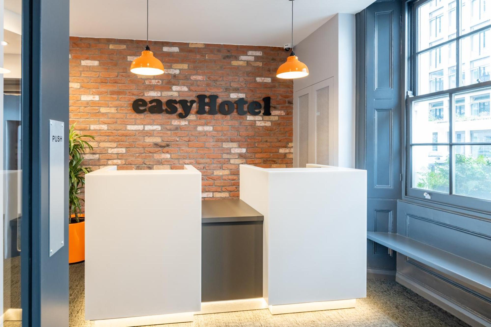 Hotel Easyhotel Victoria